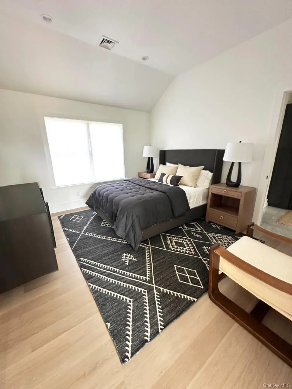 14 Happy Lane, Southampton, NY, 5 Bedrooms Bedrooms, 9 Rooms Rooms,4 BathroomsBathrooms,Residential Lease,For Rent,Happy,0,981136 14 Happy Lane, Southampton, NY, 5 Bedrooms Bedrooms, 9 Rooms Rooms,4 BathroomsBathrooms,Residential Lease,For Rent,Happy,0,981136