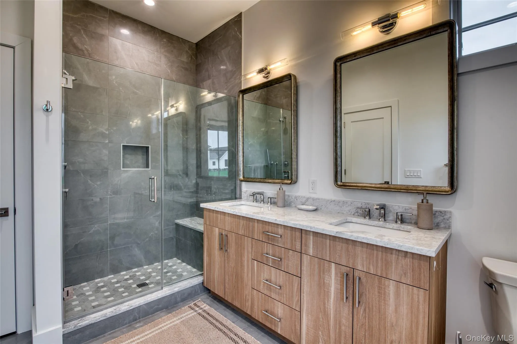 14 Happy Lane, Southampton, NY, 5 Bedrooms Bedrooms, 9 Rooms Rooms,4 BathroomsBathrooms,Residential Lease,For Rent,Happy,0,981136 14 Happy Lane, Southampton, NY, 5 Bedrooms Bedrooms, 9 Rooms Rooms,4 BathroomsBathrooms,Residential Lease,For Rent,Happy,0,981136