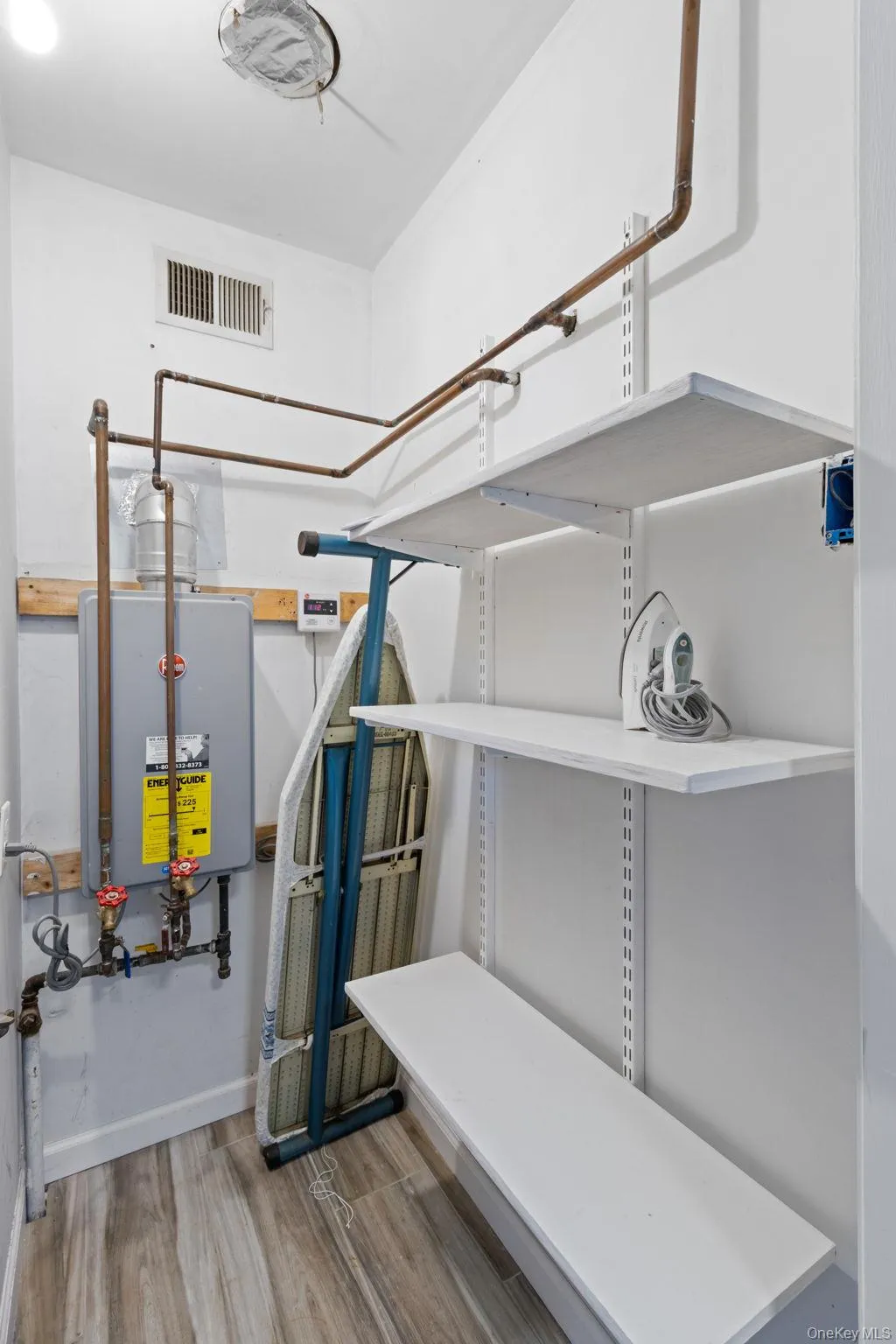 154 Windermere Avenue, Warwick (town), NY, 1 Bedroom Bedrooms, 3 Rooms Rooms,1 BathroomBathrooms,Residential Lease,For Rent,Windermere,0,981157 154 Windermere Avenue, Warwick (town), NY, 1 Bedroom Bedrooms, 3 Rooms Rooms,1 BathroomBathrooms,Residential Lease,For Rent,Windermere,0,981157