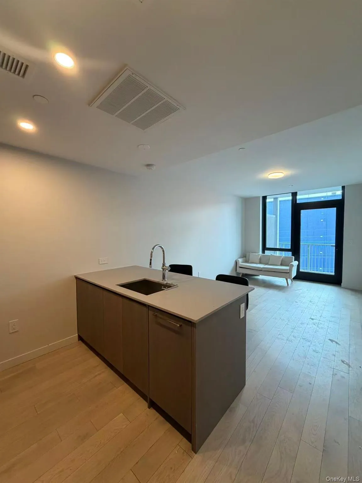 131-02B 40th Road, New York, NY, 1 Bedroom Bedrooms, 3 Rooms Rooms,1 BathroomBathrooms,Residential Lease,For Rent,40th,0,981200 131-02B 40th Road, New York, NY, 1 Bedroom Bedrooms, 3 Rooms Rooms,1 BathroomBathrooms,Residential Lease,For Rent,40th,0,981200