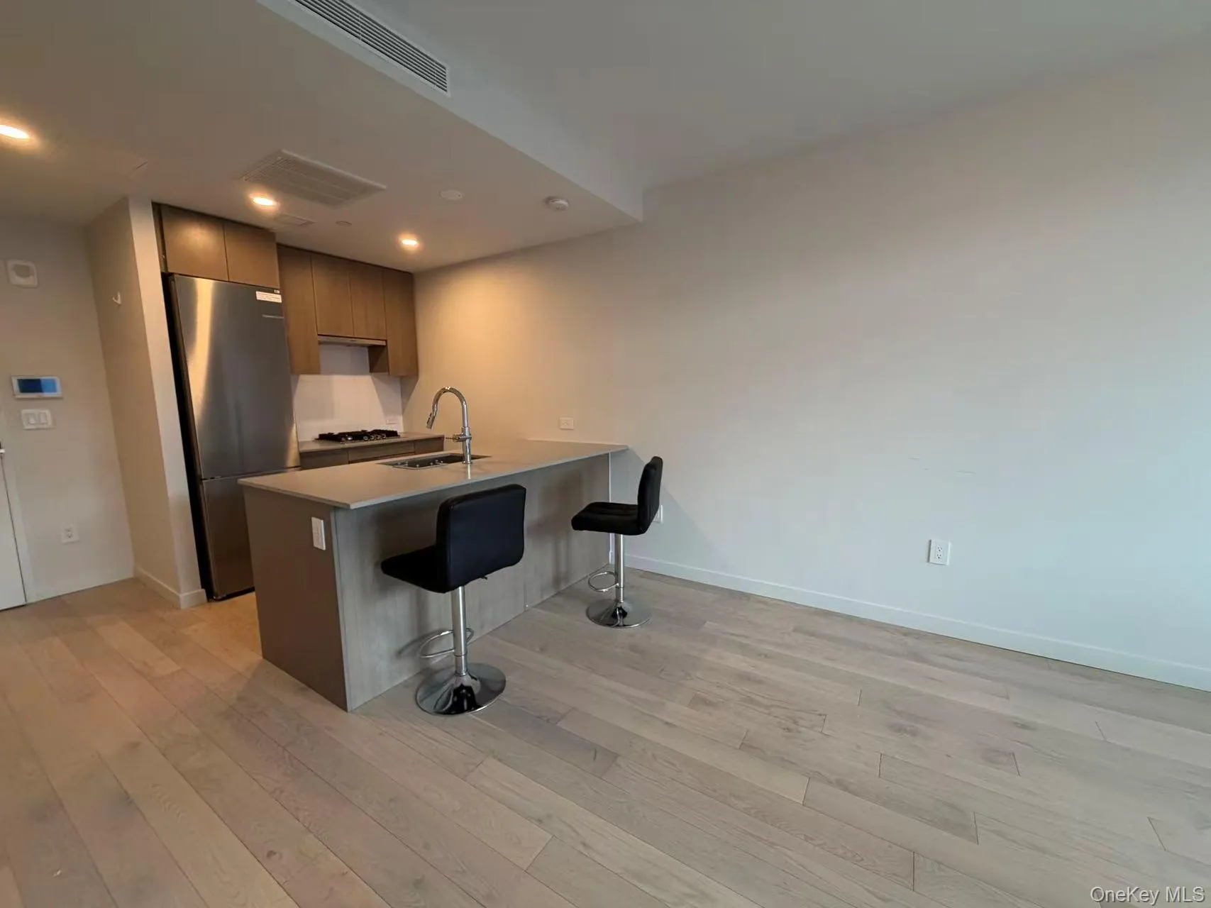 131-02B 40th Road, New York, NY, 1 Bedroom Bedrooms, 3 Rooms Rooms,1 BathroomBathrooms,Residential Lease,For Rent,40th,0,981200 131-02B 40th Road, New York, NY, 1 Bedroom Bedrooms, 3 Rooms Rooms,1 BathroomBathrooms,Residential Lease,For Rent,40th,0,981200