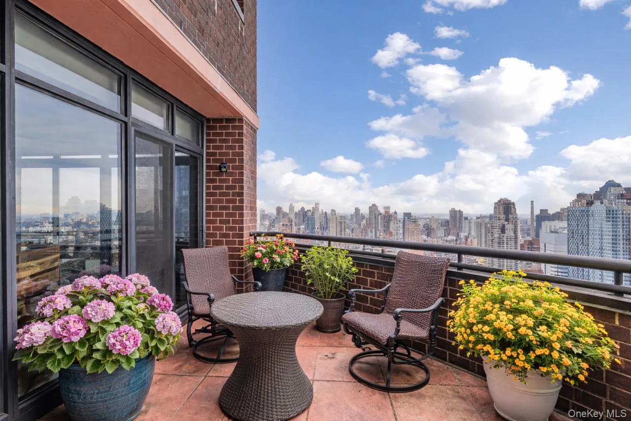 304 65th Street, New York, NY, 3 Bedrooms Bedrooms, 7 Rooms Rooms,3 BathroomsBathrooms,Residential,For Rent,65th,0,981224 304 65th Street, New York, NY, 3 Bedrooms Bedrooms, 7 Rooms Rooms,3 BathroomsBathrooms,Residential,For Rent,65th,0,981224