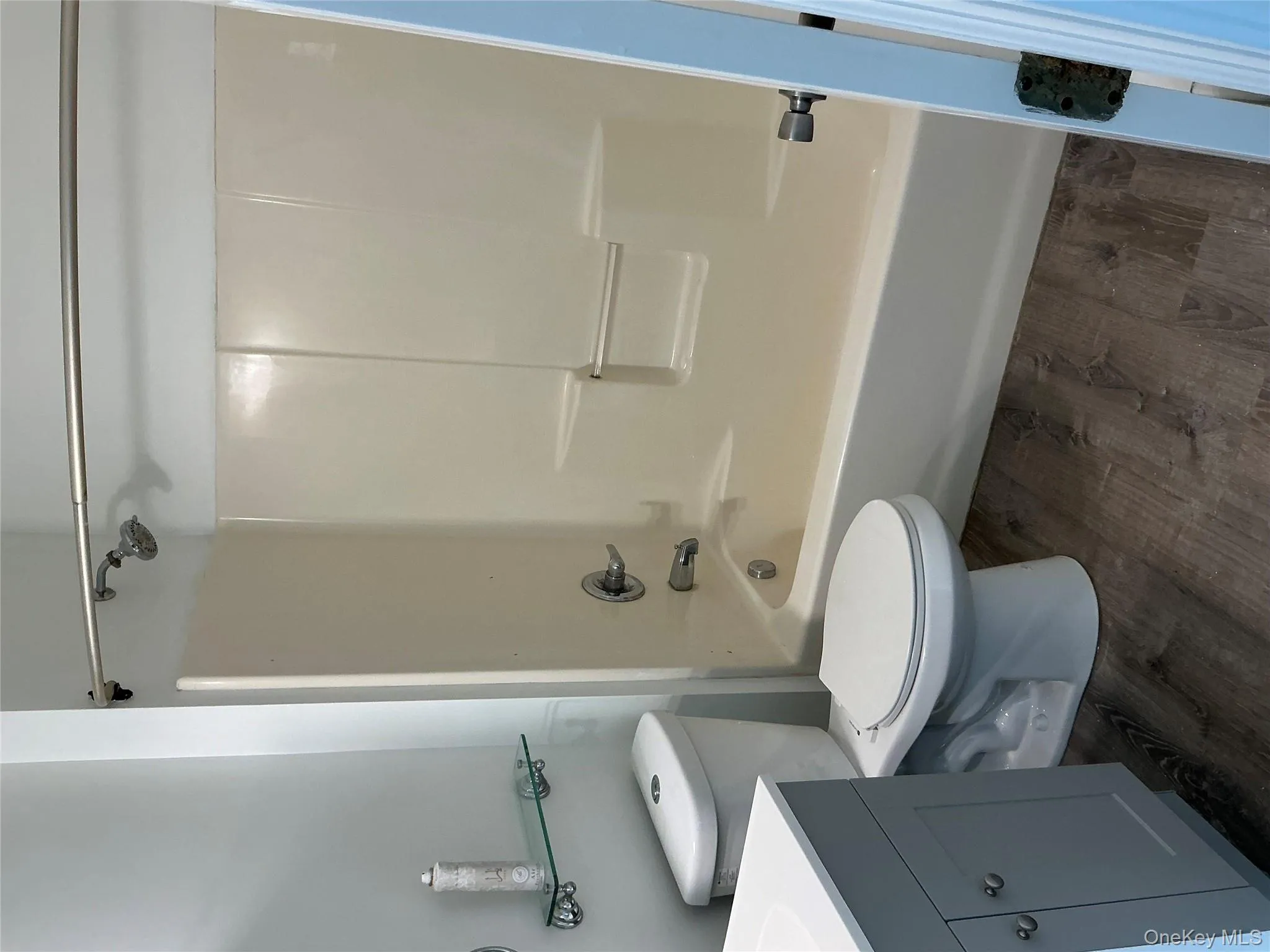 63 Pipetown Hill Road, Clarkstown, NY, 2 Bedrooms Bedrooms, 5 Rooms Rooms,2 BathroomsBathrooms,Residential Lease,For Rent,Pipetown Hill,0,981227 63 Pipetown Hill Road, Clarkstown, NY, 2 Bedrooms Bedrooms, 5 Rooms Rooms,2 BathroomsBathrooms,Residential Lease,For Rent,Pipetown Hill,0,981227