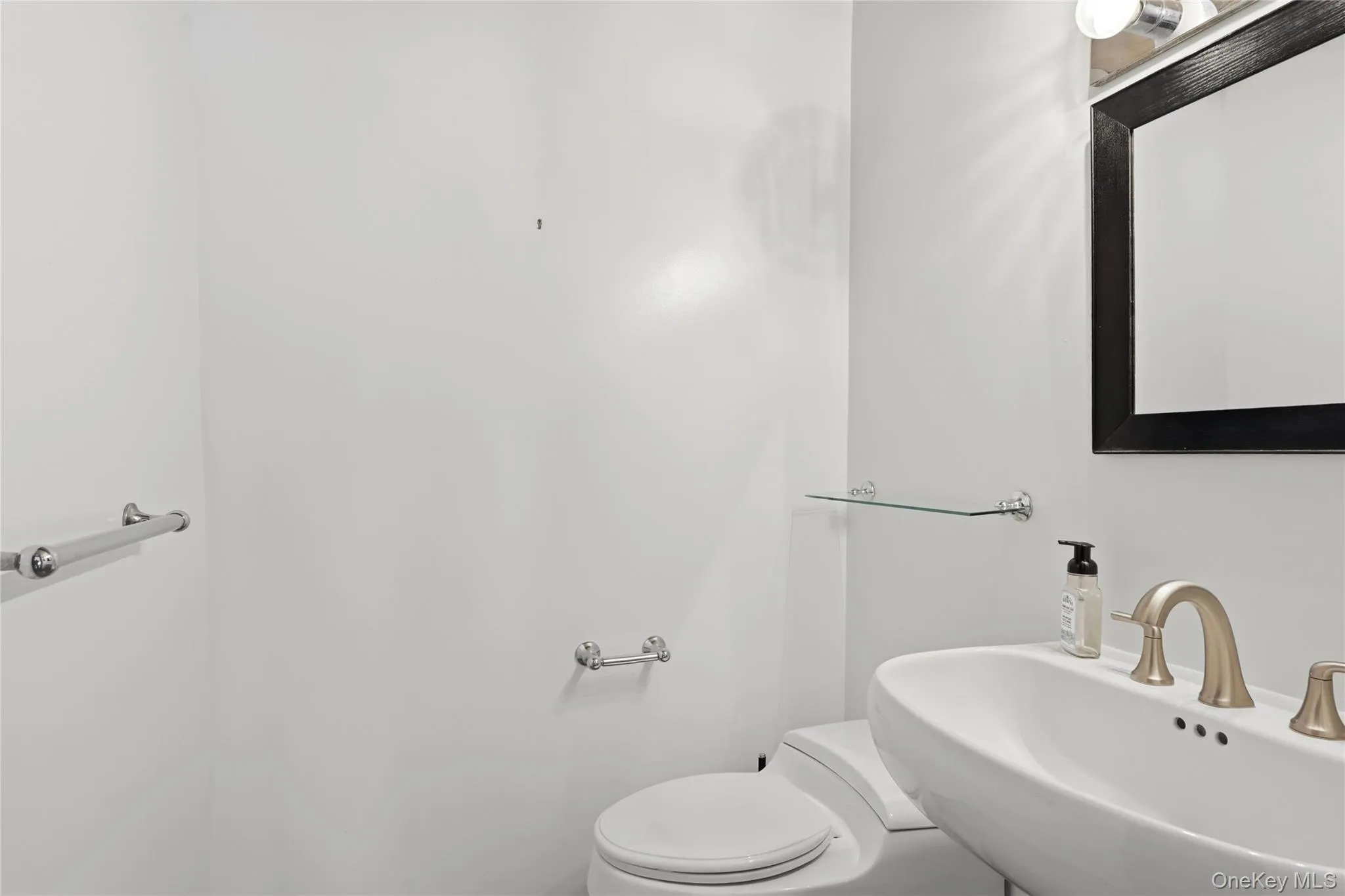 8 Dolphin Rise, Huntington, NY, 4 Bedrooms Bedrooms, 10 Rooms Rooms,3 BathroomsBathrooms,Residential Lease,For Rent,Dolphin,0,981247 8 Dolphin Rise, Huntington, NY, 4 Bedrooms Bedrooms, 10 Rooms Rooms,3 BathroomsBathrooms,Residential Lease,For Rent,Dolphin,0,981247