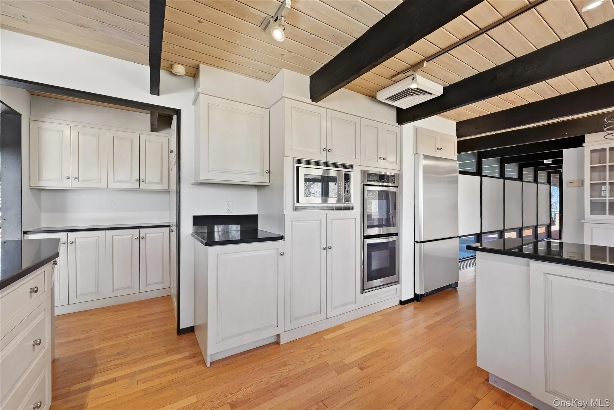 8 Dolphin Rise, Huntington, NY, 4 Bedrooms Bedrooms, 10 Rooms Rooms,3 BathroomsBathrooms,Residential Lease,For Rent,Dolphin,0,981247 8 Dolphin Rise, Huntington, NY, 4 Bedrooms Bedrooms, 10 Rooms Rooms,3 BathroomsBathrooms,Residential Lease,For Rent,Dolphin,0,981247