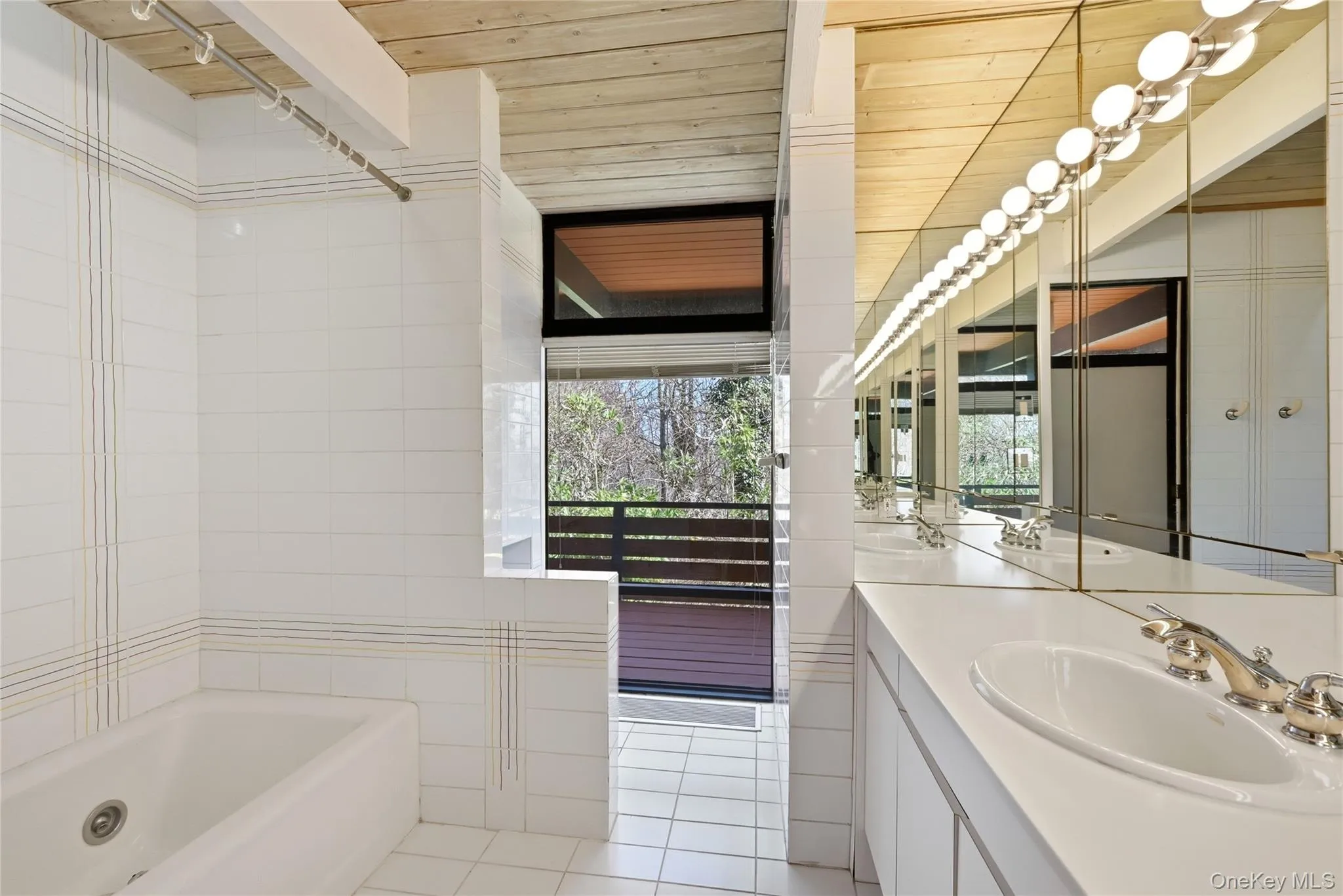 8 Dolphin Rise, Huntington, NY, 4 Bedrooms Bedrooms, 10 Rooms Rooms,3 BathroomsBathrooms,Residential Lease,For Rent,Dolphin,0,981247 8 Dolphin Rise, Huntington, NY, 4 Bedrooms Bedrooms, 10 Rooms Rooms,3 BathroomsBathrooms,Residential Lease,For Rent,Dolphin,0,981247