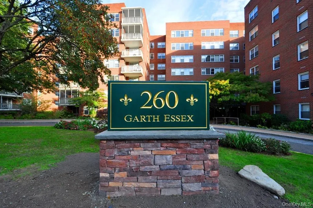 Garth Essex has laundry on every floor and your maintenance includes Gas, Heat, Hot Water and Central A/C. Each apartment has a monitor that allows you to see who is requesting to be buzzed in. Garth Essex has laundry on every floor and your maintenance includes Gas, Heat, Hot Water and Central A/C. Each apartment has a monitor that allows you to see who is requesting to be buzzed in.