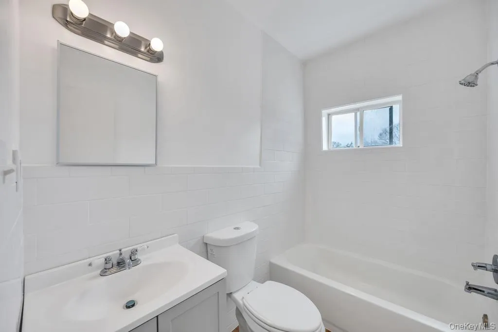 1550 Montauk Highway, Brookhaven, NY, 2 Bedrooms Bedrooms, 4 Rooms Rooms,1 BathroomBathrooms,Residential Lease,For Rent,Montauk,0,981281 1550 Montauk Highway, Brookhaven, NY, 2 Bedrooms Bedrooms, 4 Rooms Rooms,1 BathroomBathrooms,Residential Lease,For Rent,Montauk,0,981281