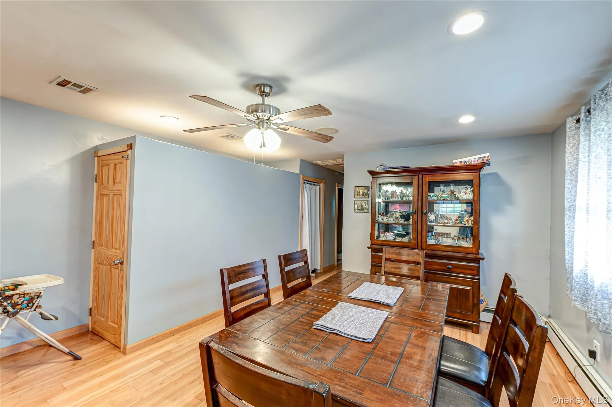 86 Hulse Avenue, Riverhead, NY, 3 Bedrooms Bedrooms, 6 Rooms Rooms,2 BathroomsBathrooms,Residential,For Rent,Hulse,0,981288 86 Hulse Avenue, Riverhead, NY, 3 Bedrooms Bedrooms, 6 Rooms Rooms,2 BathroomsBathrooms,Residential,For Rent,Hulse,0,981288
