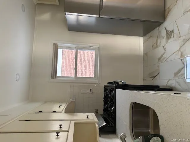 106 Bregman Avenue, North Hempstead, NY, 2 Bedrooms Bedrooms, 5 Rooms Rooms,1 BathroomBathrooms,Residential Lease,For Rent,Bregman,0,981301 106 Bregman Avenue, North Hempstead, NY, 2 Bedrooms Bedrooms, 5 Rooms Rooms,1 BathroomBathrooms,Residential Lease,For Rent,Bregman,0,981301