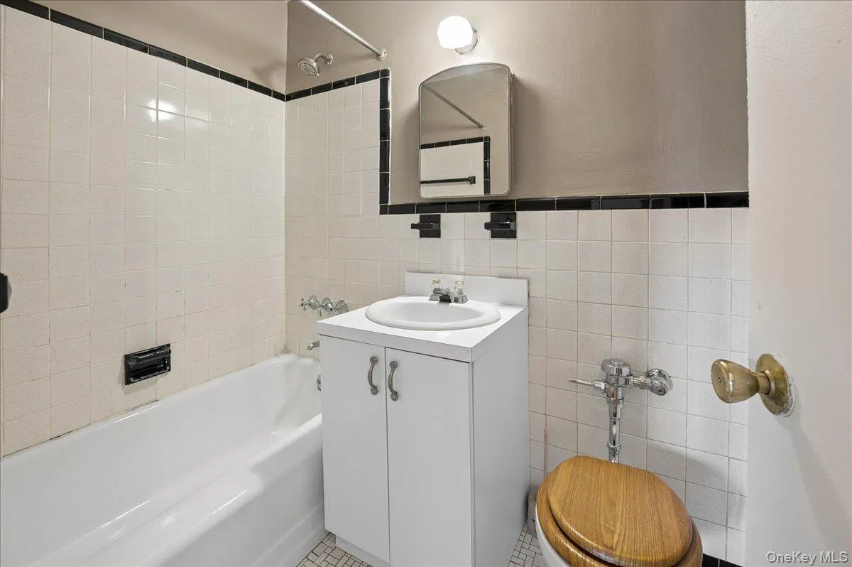 2 Sadore Lane, Yonkers, NY, 1 Bedroom Bedrooms, 3 Rooms Rooms,1 BathroomBathrooms,Residential,For Rent,Sadore,0,981323 2 Sadore Lane, Yonkers, NY, 1 Bedroom Bedrooms, 3 Rooms Rooms,1 BathroomBathrooms,Residential,For Rent,Sadore,0,981323