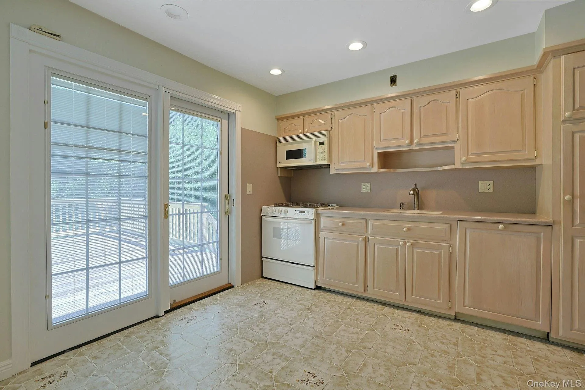 19 Von Beaste Lane, Clarkstown, NY, 4 Bedrooms Bedrooms, 8 Rooms Rooms,2 BathroomsBathrooms,Residential,For Rent,Von Beaste,0,981324 19 Von Beaste Lane, Clarkstown, NY, 4 Bedrooms Bedrooms, 8 Rooms Rooms,2 BathroomsBathrooms,Residential,For Rent,Von Beaste,0,981324