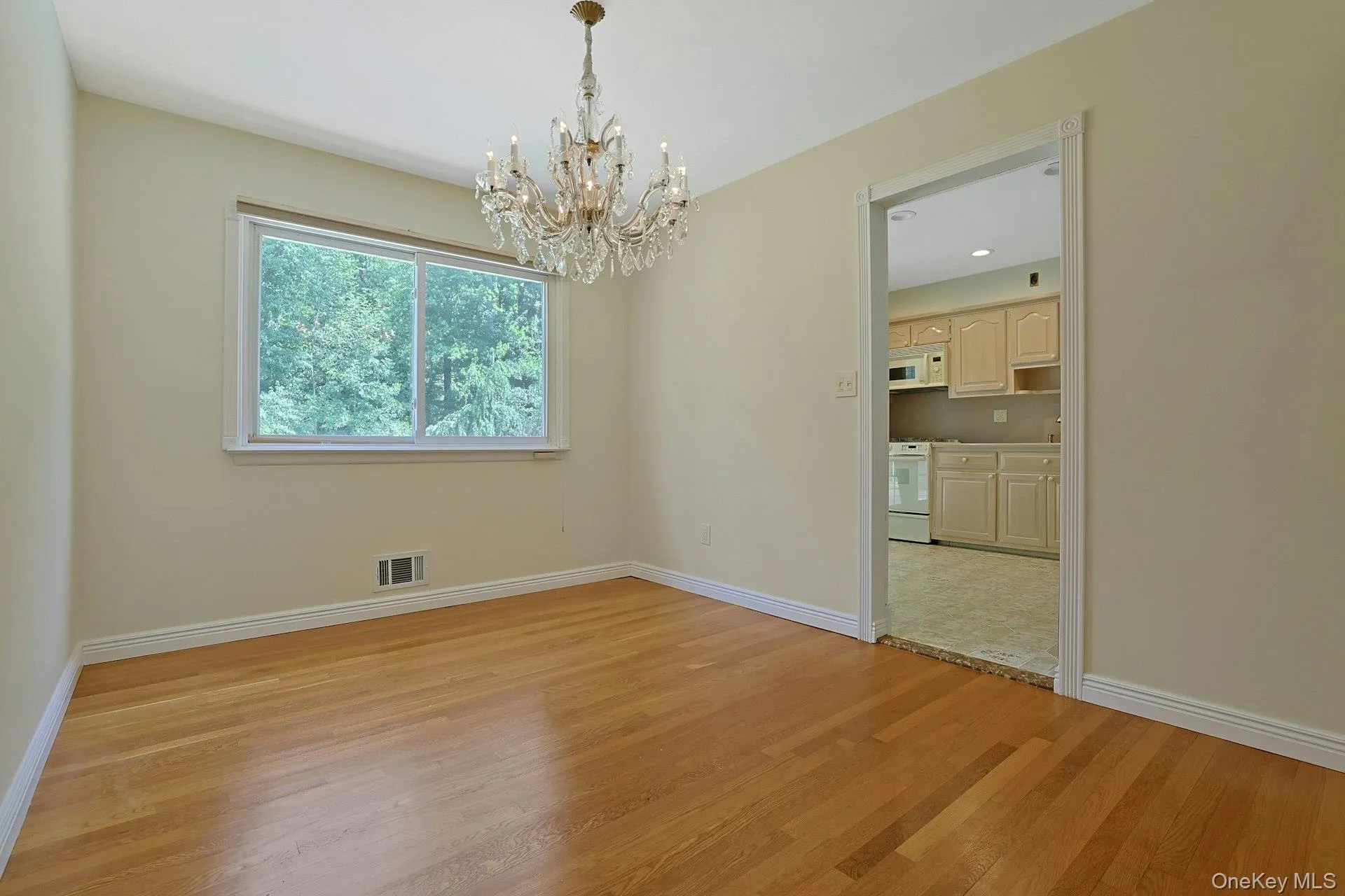 19 Von Beaste Lane, Clarkstown, NY, 4 Bedrooms Bedrooms, 8 Rooms Rooms,2 BathroomsBathrooms,Residential,For Rent,Von Beaste,0,981324 19 Von Beaste Lane, Clarkstown, NY, 4 Bedrooms Bedrooms, 8 Rooms Rooms,2 BathroomsBathrooms,Residential,For Rent,Von Beaste,0,981324