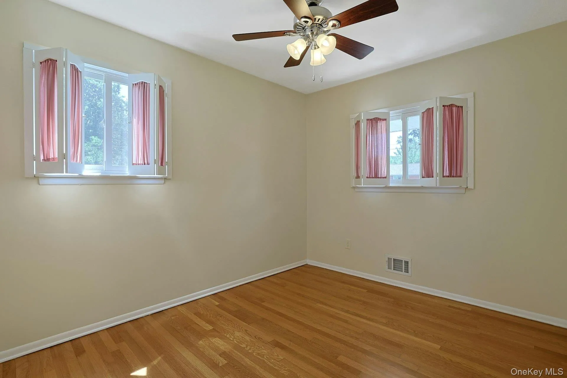 19 Von Beaste Lane, Clarkstown, NY, 4 Bedrooms Bedrooms, 8 Rooms Rooms,2 BathroomsBathrooms,Residential,For Rent,Von Beaste,0,981324 19 Von Beaste Lane, Clarkstown, NY, 4 Bedrooms Bedrooms, 8 Rooms Rooms,2 BathroomsBathrooms,Residential,For Rent,Von Beaste,0,981324