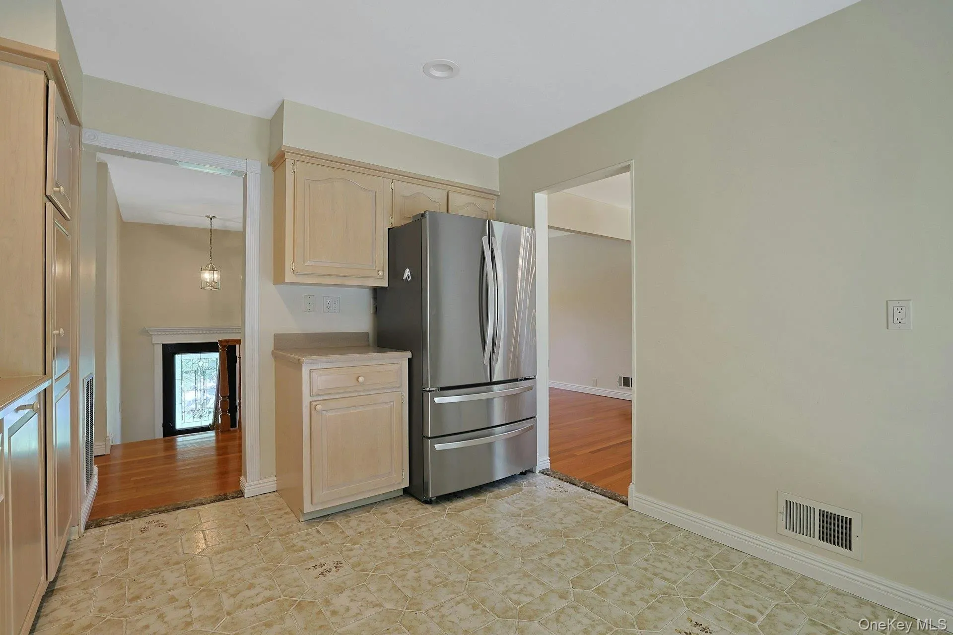 19 Von Beaste Lane, Clarkstown, NY, 4 Bedrooms Bedrooms, 8 Rooms Rooms,2 BathroomsBathrooms,Residential,For Rent,Von Beaste,0,981324 19 Von Beaste Lane, Clarkstown, NY, 4 Bedrooms Bedrooms, 8 Rooms Rooms,2 BathroomsBathrooms,Residential,For Rent,Von Beaste,0,981324