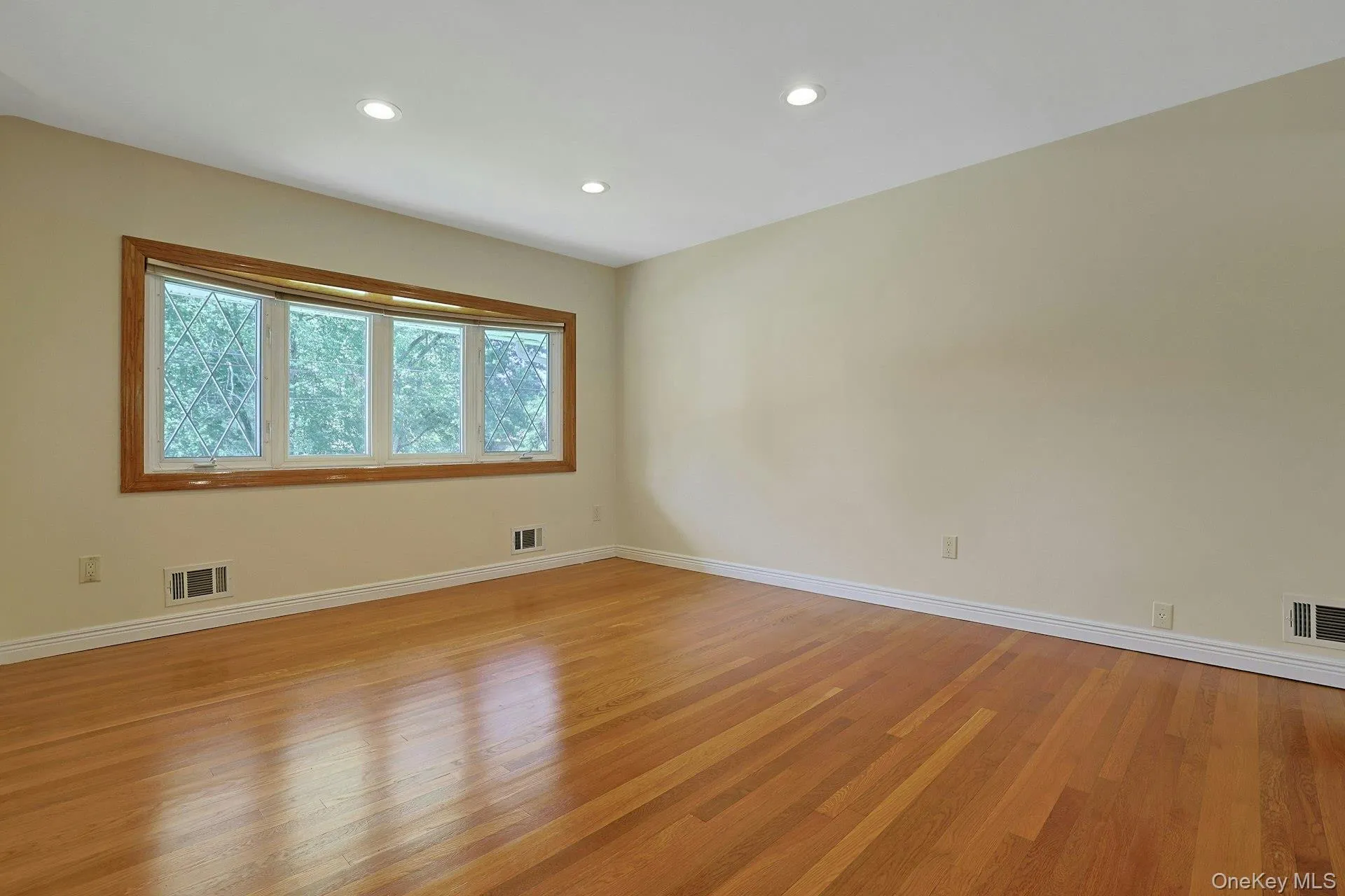 19 Von Beaste Lane, Clarkstown, NY, 4 Bedrooms Bedrooms, 8 Rooms Rooms,2 BathroomsBathrooms,Residential,For Rent,Von Beaste,0,981324 19 Von Beaste Lane, Clarkstown, NY, 4 Bedrooms Bedrooms, 8 Rooms Rooms,2 BathroomsBathrooms,Residential,For Rent,Von Beaste,0,981324
