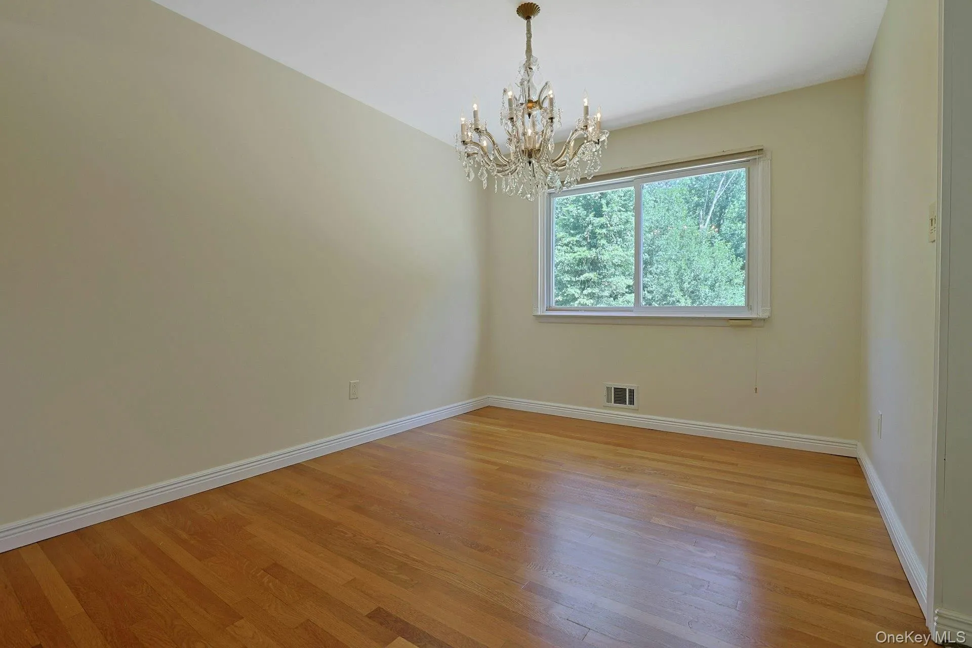 19 Von Beaste Lane, Clarkstown, NY, 4 Bedrooms Bedrooms, 8 Rooms Rooms,2 BathroomsBathrooms,Residential,For Rent,Von Beaste,0,981324 19 Von Beaste Lane, Clarkstown, NY, 4 Bedrooms Bedrooms, 8 Rooms Rooms,2 BathroomsBathrooms,Residential,For Rent,Von Beaste,0,981324
