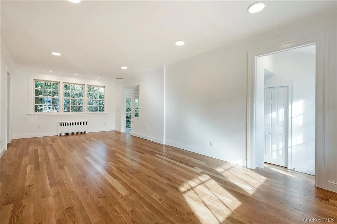 Large Family Room / Dining Area offers so much versatility as it opens up to Kitchen & Breakfast Room. Large Family Room / Dining Area offers so much versatility as it opens up to Kitchen & Breakfast Room.