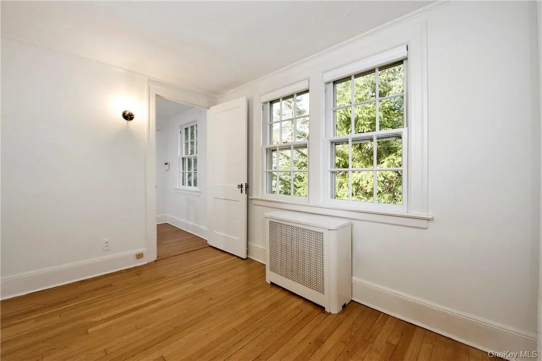 4th Bedroom can be a private Home Office for Zoom calls or perfect room for a Nursery. 4th Bedroom can be a private Home Office for Zoom calls or perfect room for a Nursery.