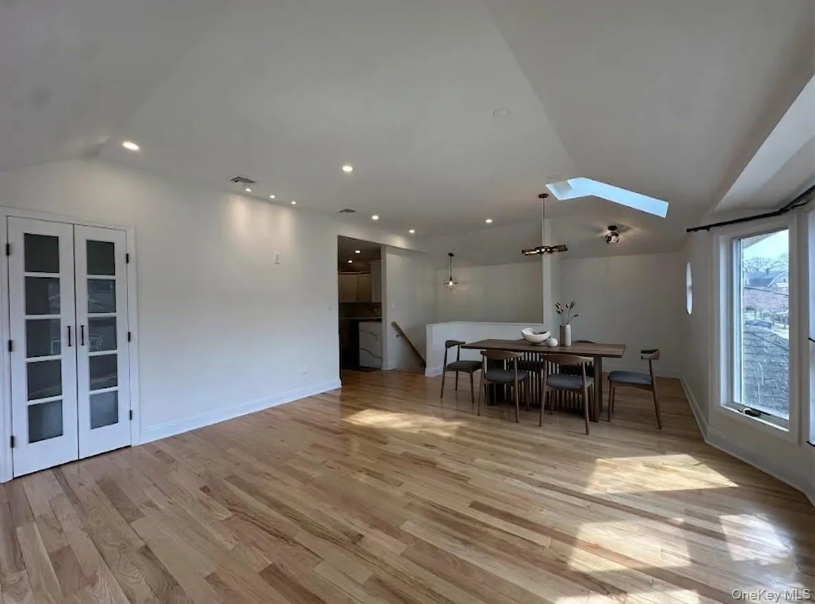 3519 215th Street, New York, NY, 3 Bedrooms Bedrooms, 6 Rooms Rooms,2 BathroomsBathrooms,Residential Lease,For Rent,215th,0,981329 3519 215th Street, New York, NY, 3 Bedrooms Bedrooms, 6 Rooms Rooms,2 BathroomsBathrooms,Residential Lease,For Rent,215th,0,981329