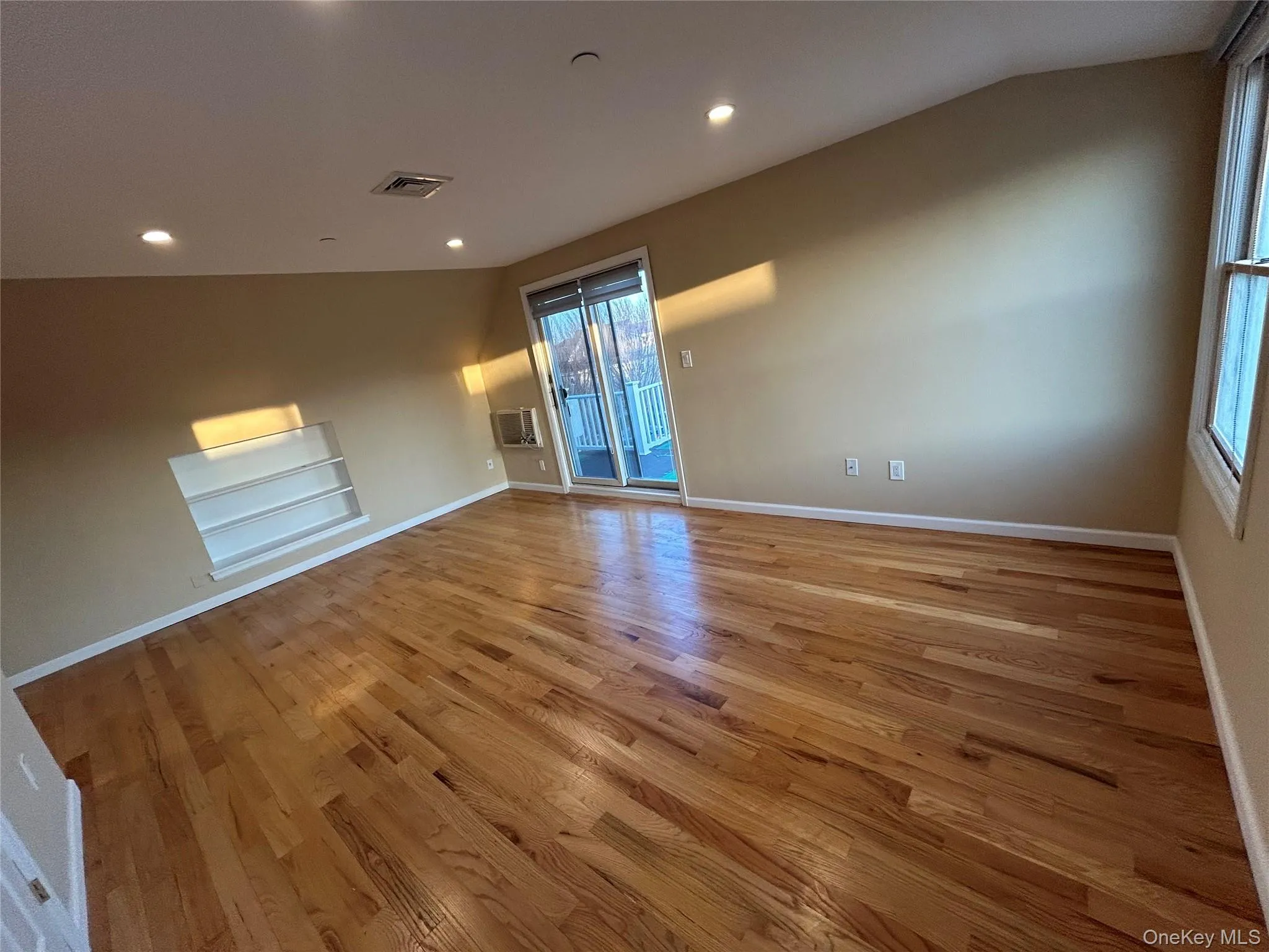 631 Market Street, Long Beach, NY, 1 Bedroom Bedrooms, 3 Rooms Rooms,1 BathroomBathrooms,Residential Lease,For Rent,Market,0,981351 631 Market Street, Long Beach, NY, 1 Bedroom Bedrooms, 3 Rooms Rooms,1 BathroomBathrooms,Residential Lease,For Rent,Market,0,981351