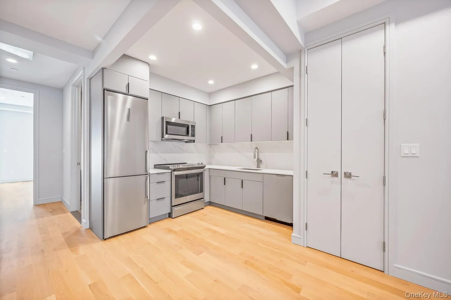 3061 38th Street, New York, NY, 1 Bedroom Bedrooms, 3 Rooms Rooms,1 BathroomBathrooms,Residential Lease,For Rent,38th,0,981357 3061 38th Street, New York, NY, 1 Bedroom Bedrooms, 3 Rooms Rooms,1 BathroomBathrooms,Residential Lease,For Rent,38th,0,981357