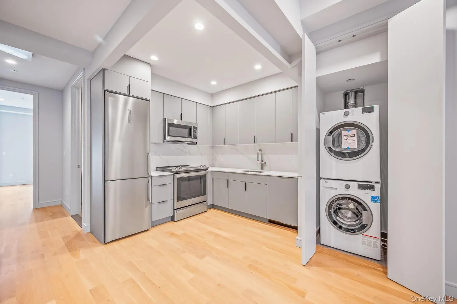 3061 38th Street, New York, NY, 1 Bedroom Bedrooms, 3 Rooms Rooms,1 BathroomBathrooms,Residential Lease,For Rent,38th,0,981357 3061 38th Street, New York, NY, 1 Bedroom Bedrooms, 3 Rooms Rooms,1 BathroomBathrooms,Residential Lease,For Rent,38th,0,981357
