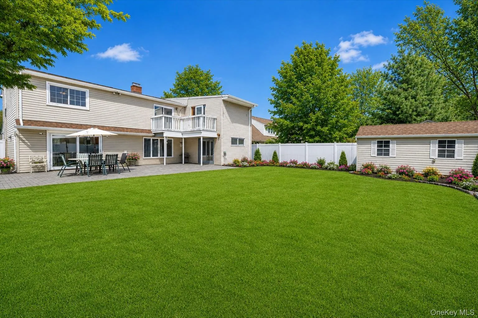 25 Cobalt Lane, North Hempstead, NY, 4 Bedrooms Bedrooms, 10 Rooms Rooms,2 BathroomsBathrooms,Residential,For Rent,Cobalt,0,KEY981367 25 Cobalt Lane, North Hempstead, NY, 4 Bedrooms Bedrooms, 10 Rooms Rooms,2 BathroomsBathrooms,Residential,For Rent,Cobalt,0,KEY981367