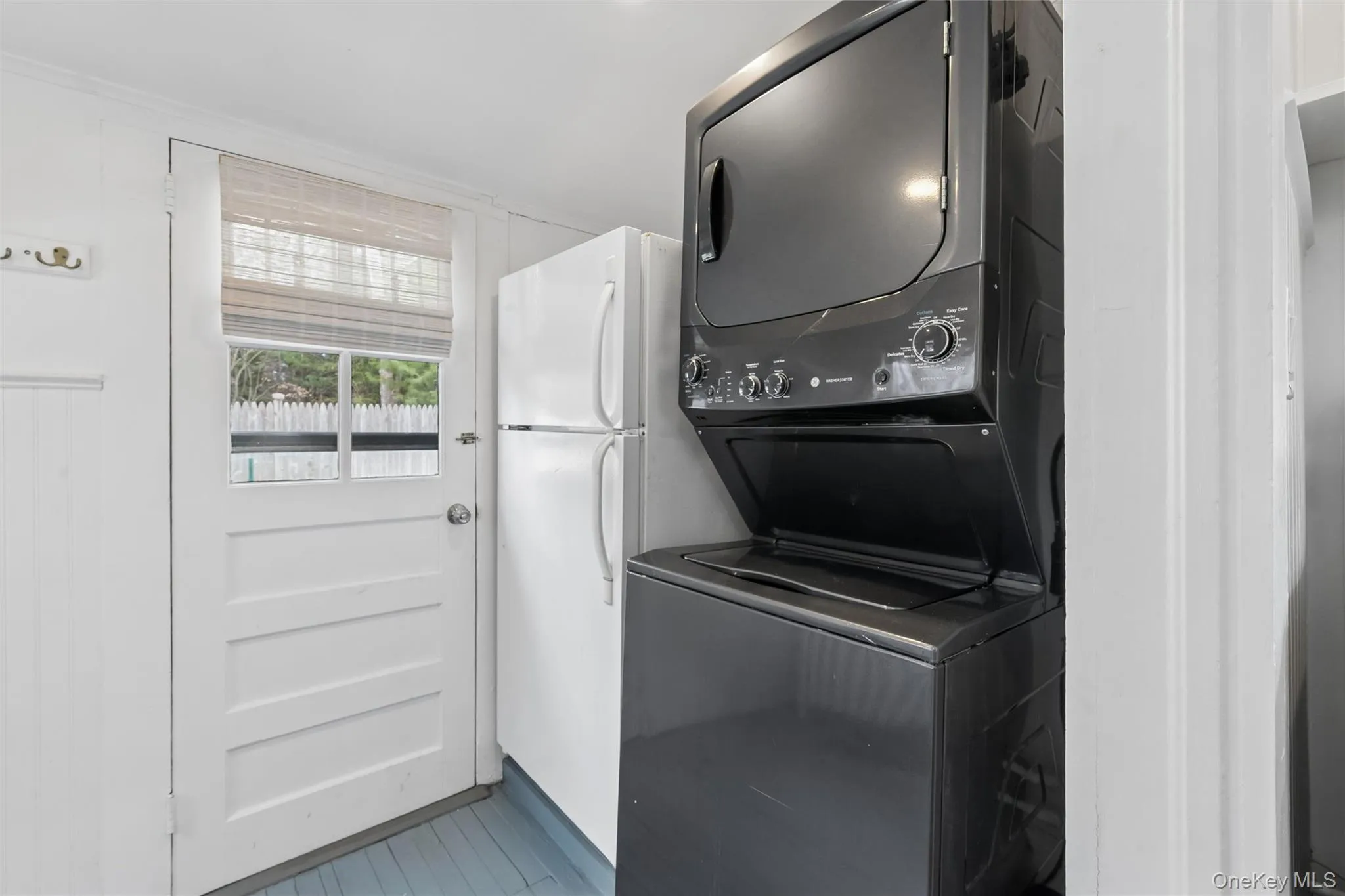 424 Main Street, Southampton, NY, 2 Bedrooms Bedrooms, 4 Rooms Rooms,1 BathroomBathrooms,Residential Lease,For Rent,Main,0,981419 424 Main Street, Southampton, NY, 2 Bedrooms Bedrooms, 4 Rooms Rooms,1 BathroomBathrooms,Residential Lease,For Rent,Main,0,981419