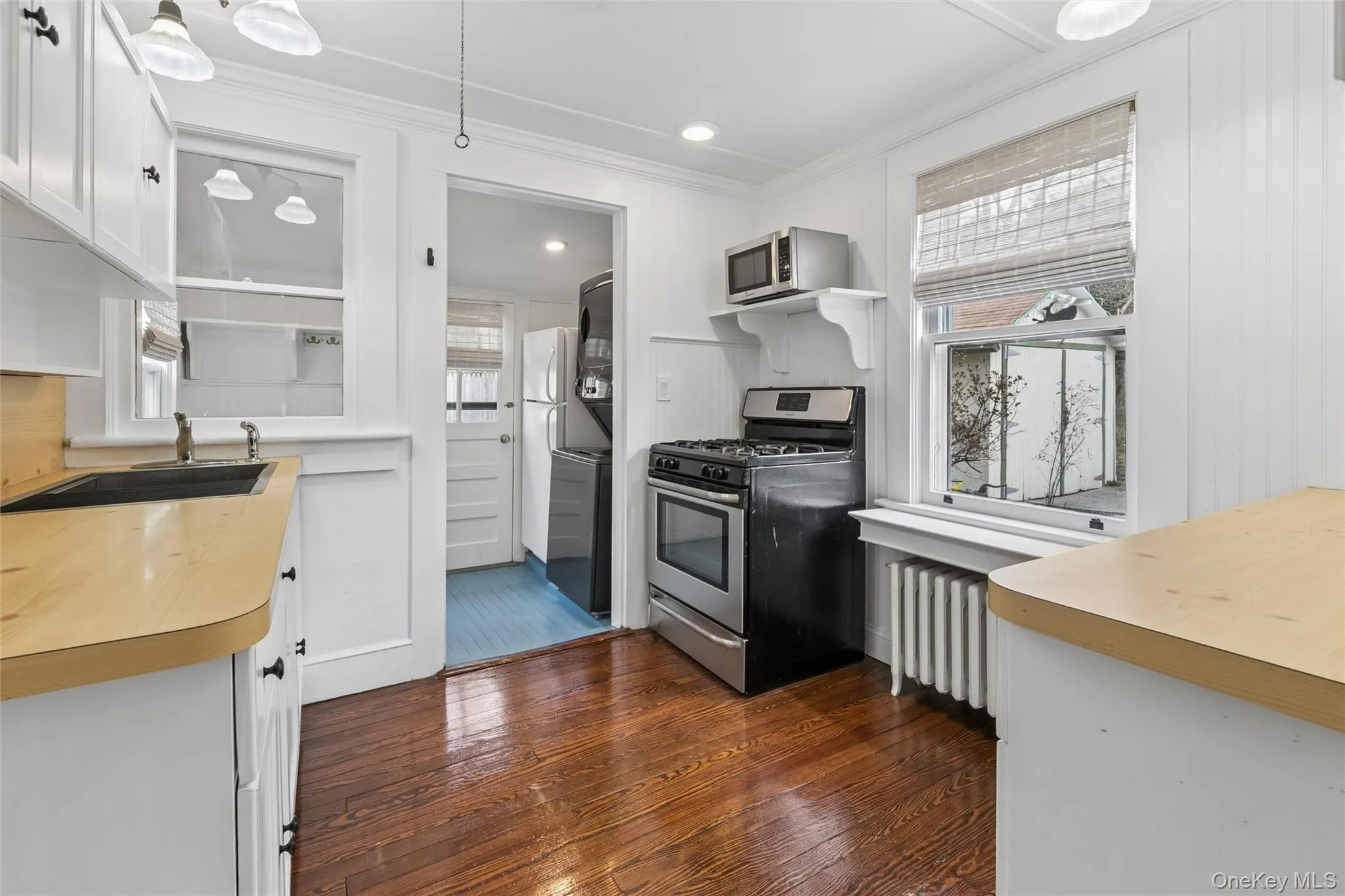 424 Main Street, Southampton, NY, 2 Bedrooms Bedrooms, 4 Rooms Rooms,1 BathroomBathrooms,Residential Lease,For Rent,Main,0,981419 424 Main Street, Southampton, NY, 2 Bedrooms Bedrooms, 4 Rooms Rooms,1 BathroomBathrooms,Residential Lease,For Rent,Main,0,981419