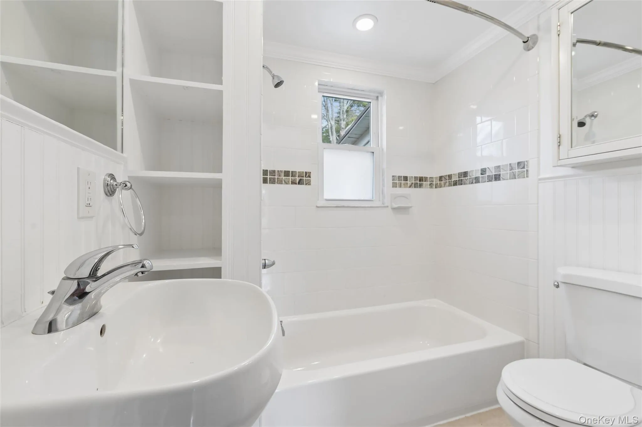 424 Main Street, Southampton, NY, 2 Bedrooms Bedrooms, 4 Rooms Rooms,1 BathroomBathrooms,Residential Lease,For Rent,Main,0,981419 424 Main Street, Southampton, NY, 2 Bedrooms Bedrooms, 4 Rooms Rooms,1 BathroomBathrooms,Residential Lease,For Rent,Main,0,981419