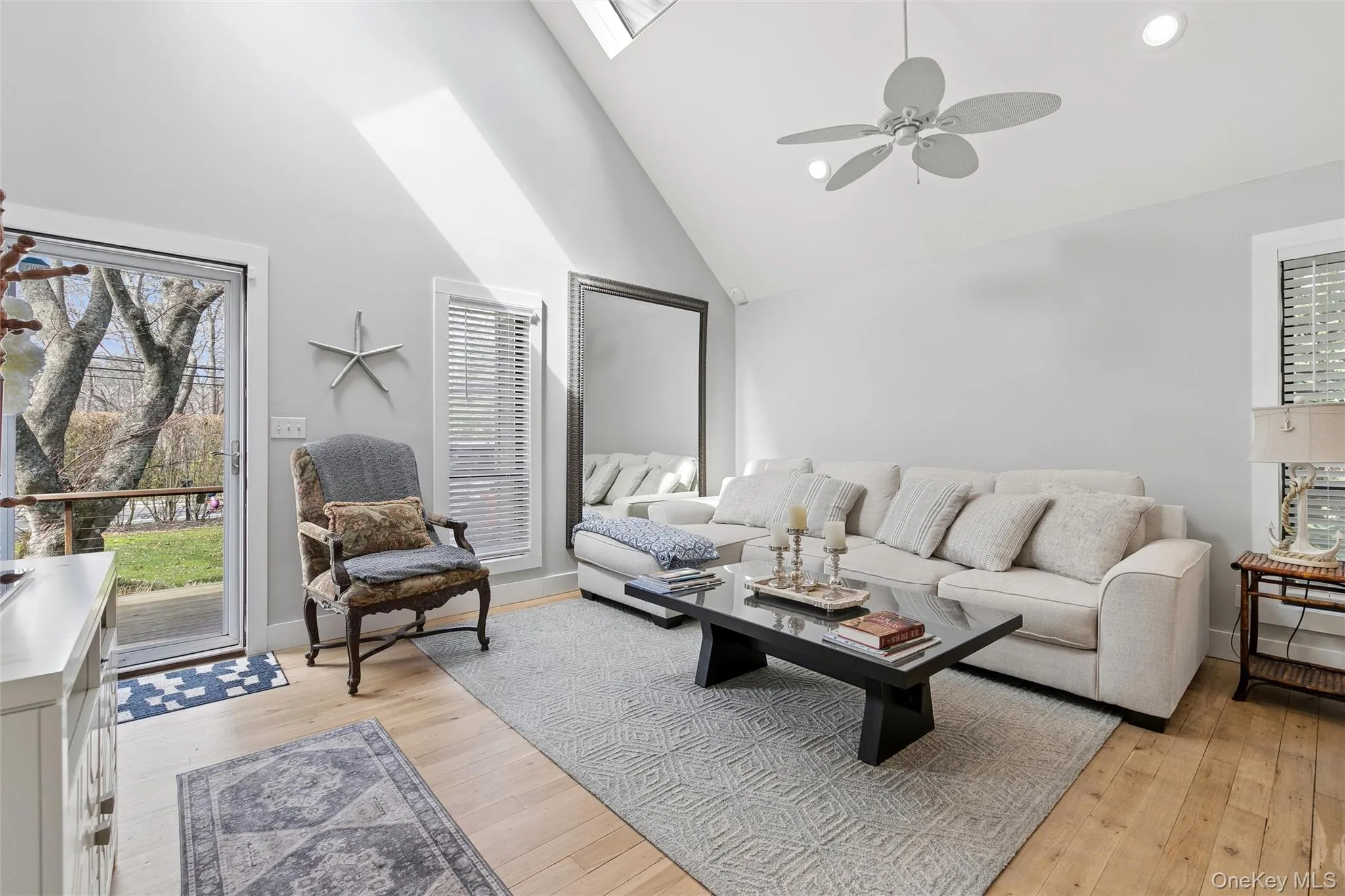 131 Lewis Road, Southampton, NY, 5 Bedrooms Bedrooms, 7 Rooms Rooms,3 BathroomsBathrooms,Residential Lease,For Rent,Lewis,0,981429 131 Lewis Road, Southampton, NY, 5 Bedrooms Bedrooms, 7 Rooms Rooms,3 BathroomsBathrooms,Residential Lease,For Rent,Lewis,0,981429