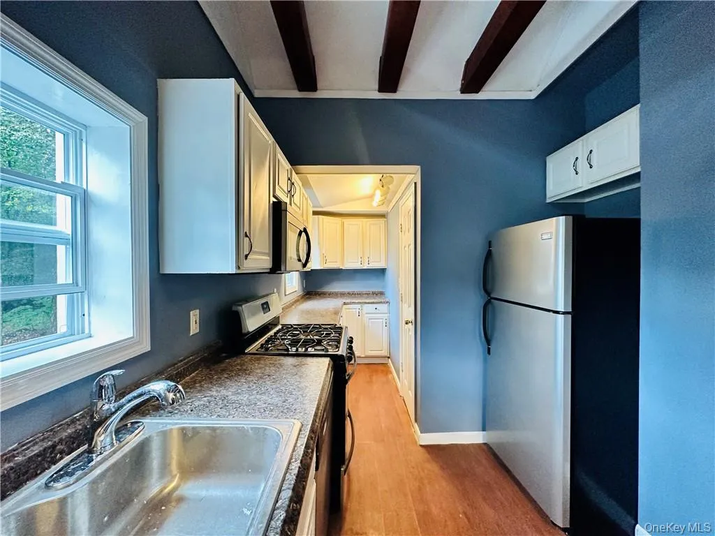 56 Glenwood Avenue, Poughkeepsie, NY, 2 Bedrooms Bedrooms, 6 Rooms Rooms,2 BathroomsBathrooms,Residential Lease,For Rent,Glenwood,0,981438 56 Glenwood Avenue, Poughkeepsie, NY, 2 Bedrooms Bedrooms, 6 Rooms Rooms,2 BathroomsBathrooms,Residential Lease,For Rent,Glenwood,0,981438