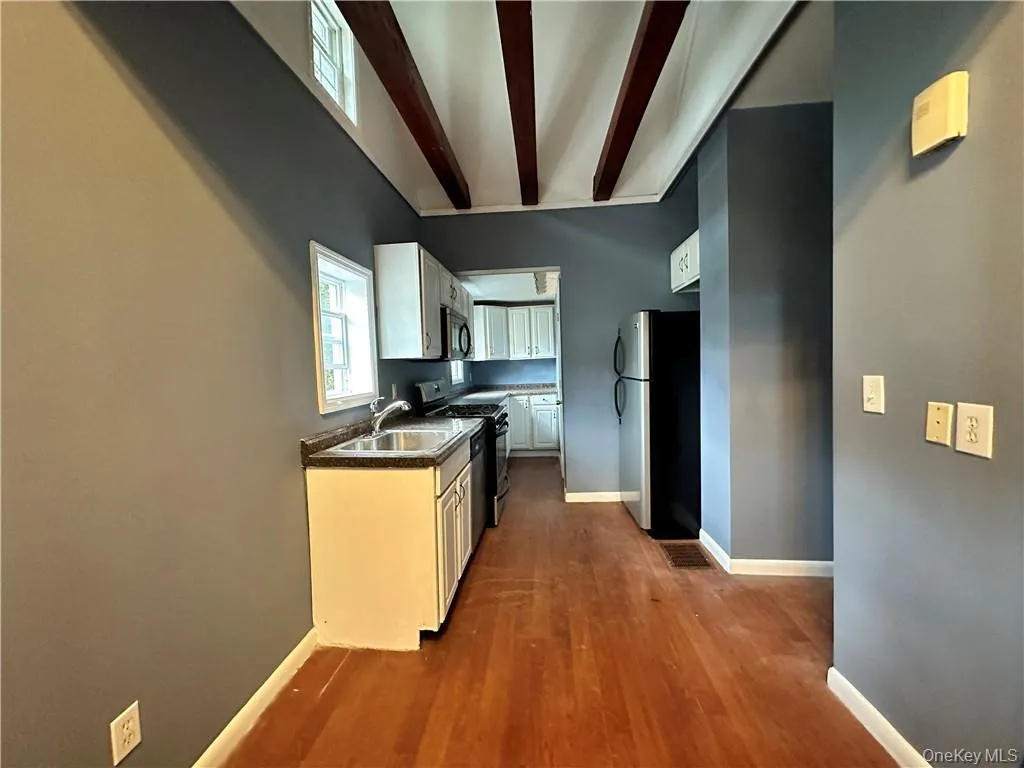 56 Glenwood Avenue, Poughkeepsie, NY, 2 Bedrooms Bedrooms, 6 Rooms Rooms,2 BathroomsBathrooms,Residential Lease,For Rent,Glenwood,0,981438 56 Glenwood Avenue, Poughkeepsie, NY, 2 Bedrooms Bedrooms, 6 Rooms Rooms,2 BathroomsBathrooms,Residential Lease,For Rent,Glenwood,0,981438