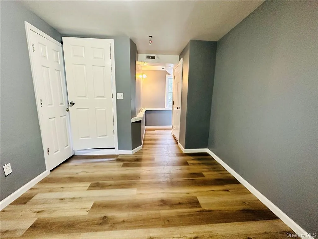 56 Glenwood Avenue, Poughkeepsie, NY, 2 Bedrooms Bedrooms, 6 Rooms Rooms,2 BathroomsBathrooms,Residential Lease,For Rent,Glenwood,0,981438 56 Glenwood Avenue, Poughkeepsie, NY, 2 Bedrooms Bedrooms, 6 Rooms Rooms,2 BathroomsBathrooms,Residential Lease,For Rent,Glenwood,0,981438
