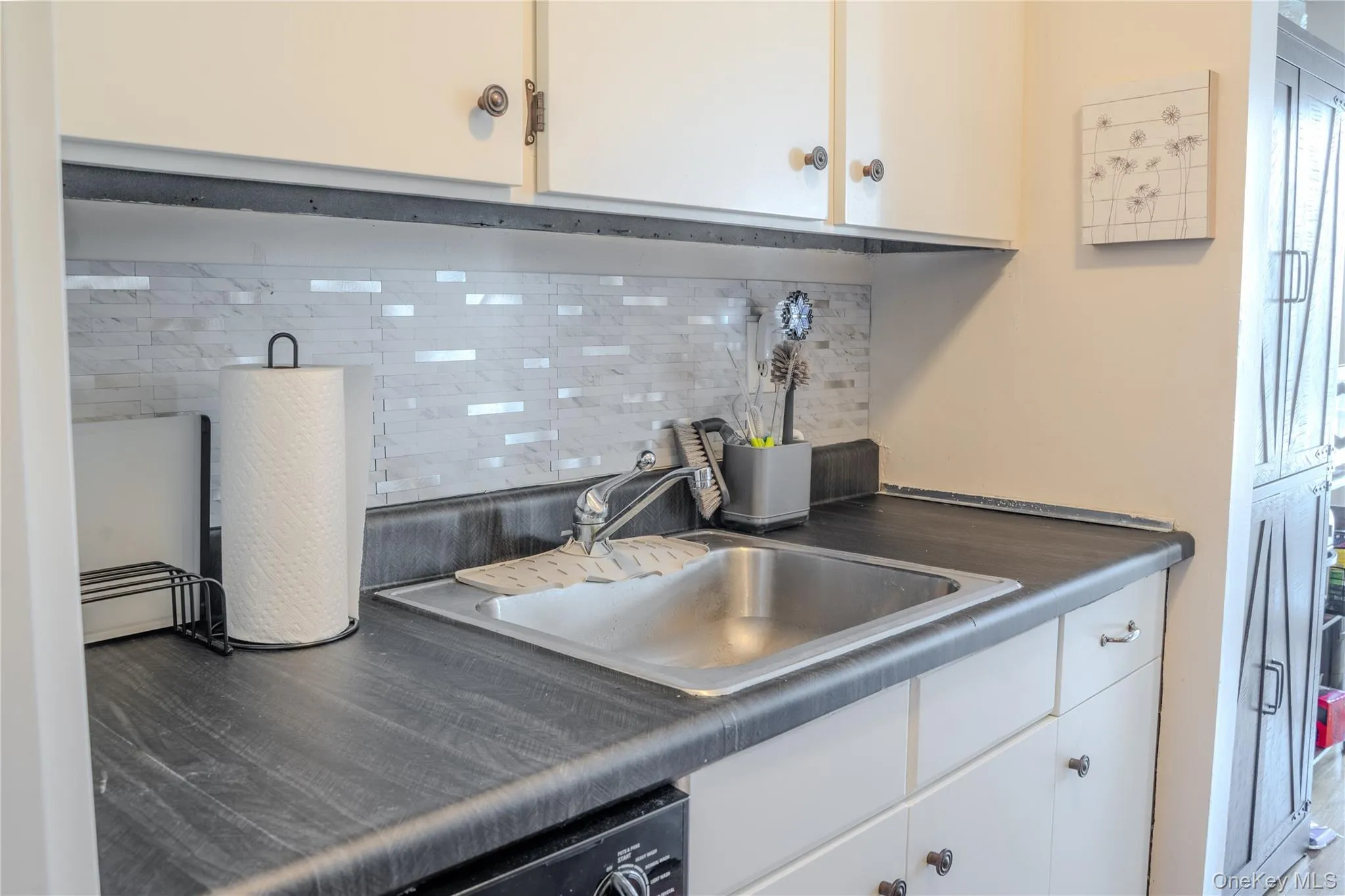 210 Fulton Street, Oyster Bay, NY, 1 Bedroom Bedrooms, 3 Rooms Rooms,1 BathroomBathrooms,Residential Lease,For Rent,Fulton,0,981470 210 Fulton Street, Oyster Bay, NY, 1 Bedroom Bedrooms, 3 Rooms Rooms,1 BathroomBathrooms,Residential Lease,For Rent,Fulton,0,981470
