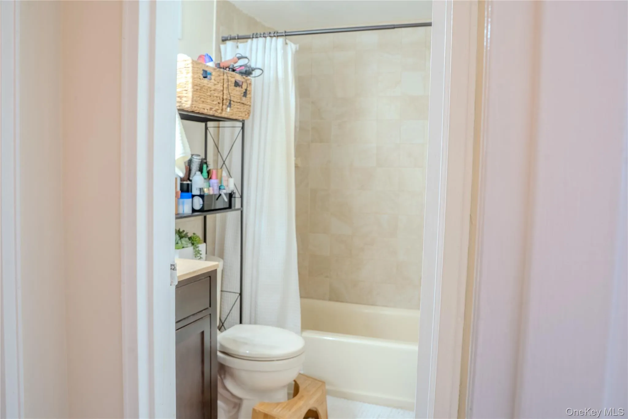 210 Fulton Street, Oyster Bay, NY, 1 Bedroom Bedrooms, 3 Rooms Rooms,1 BathroomBathrooms,Residential Lease,For Rent,Fulton,0,981470 210 Fulton Street, Oyster Bay, NY, 1 Bedroom Bedrooms, 3 Rooms Rooms,1 BathroomBathrooms,Residential Lease,For Rent,Fulton,0,981470