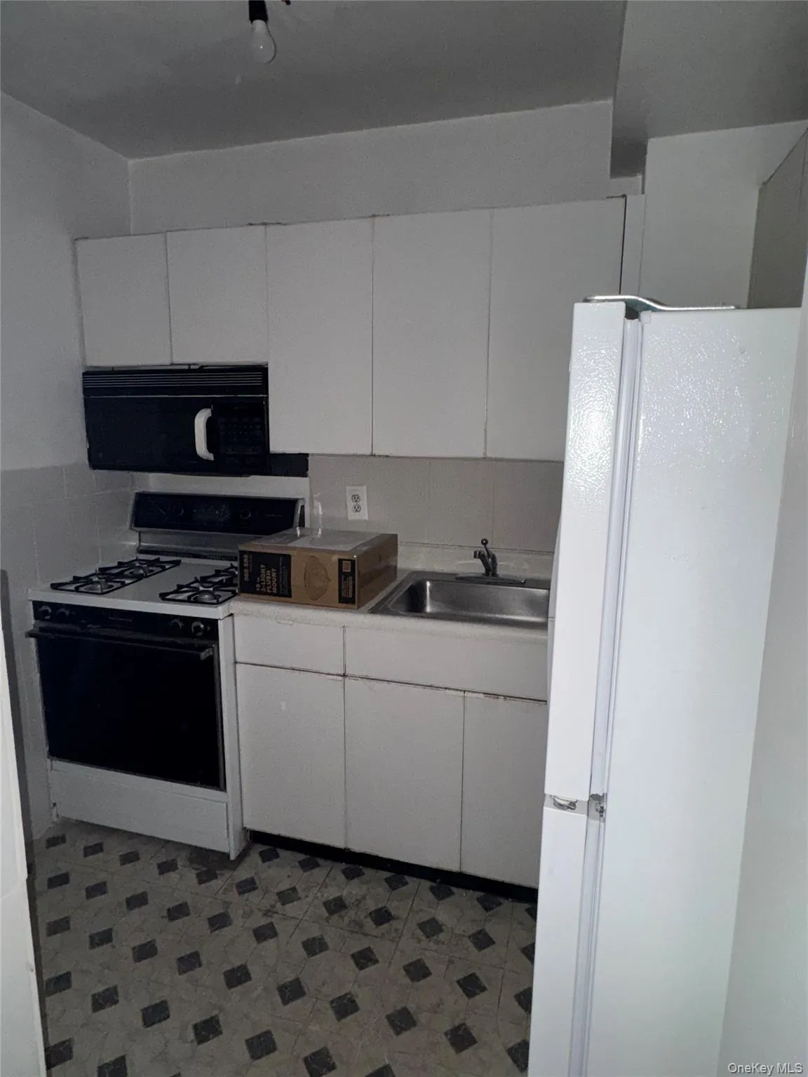 10740 70th Rd, New York, NY, 1 Bedroom Bedrooms, 4 Rooms Rooms,1 BathroomBathrooms,Residential Lease,For Rent,70th Rd,0,981480 10740 70th Rd, New York, NY, 1 Bedroom Bedrooms, 4 Rooms Rooms,1 BathroomBathrooms,Residential Lease,For Rent,70th Rd,0,981480