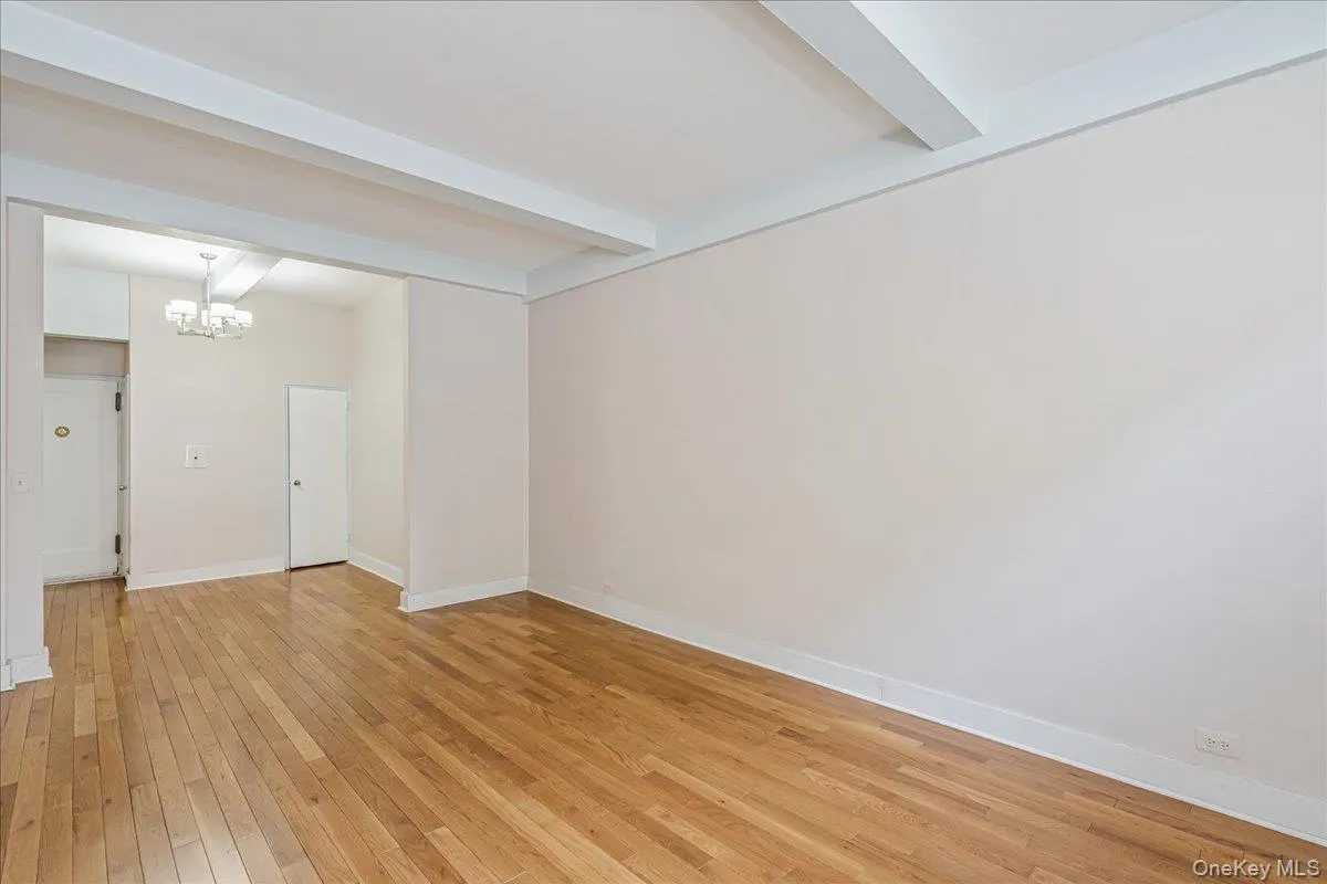 67-35 Yellowstone Boulevard, New York, NY, 1 Bedroom Bedrooms, 4 Rooms Rooms,1 BathroomBathrooms,Residential,For Rent,Yellowstone,0,981493 67-35 Yellowstone Boulevard, New York, NY, 1 Bedroom Bedrooms, 4 Rooms Rooms,1 BathroomBathrooms,Residential,For Rent,Yellowstone,0,981493