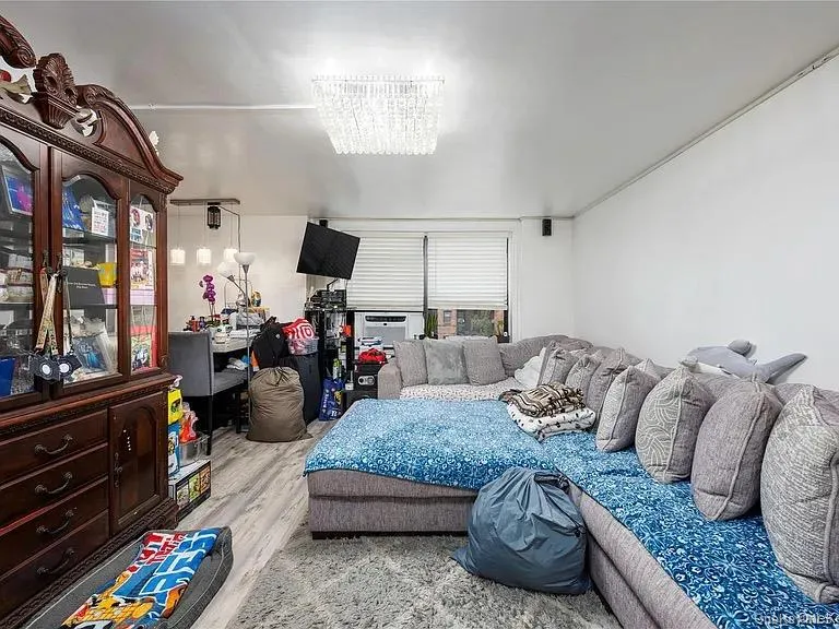 2661 marion ave, New York, NY, 1 Bedroom Bedrooms, 1 Room Rooms,1 BathroomBathrooms,Residential,For Rent,marion ave,0,981509 2661 marion ave, New York, NY, 1 Bedroom Bedrooms, 1 Room Rooms,1 BathroomBathrooms,Residential,For Rent,marion ave,0,981509
