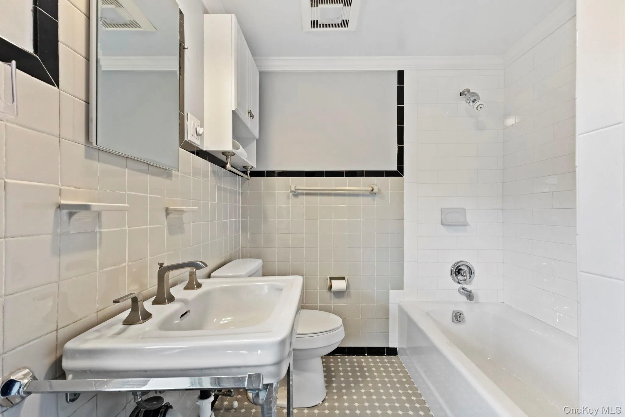 2nd Floor Hall Bath 2nd Floor Hall Bath