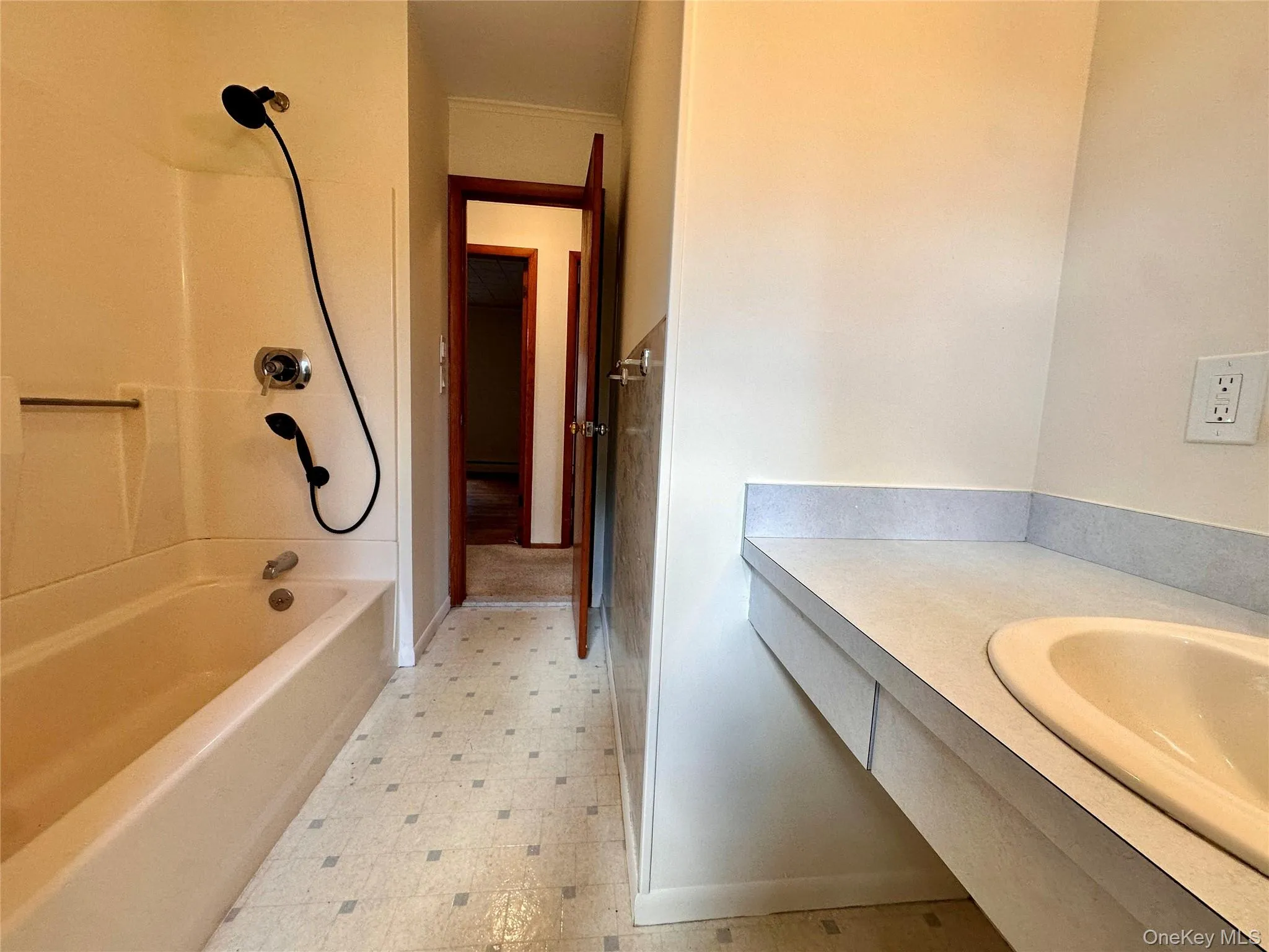 10 Smith Street, Red Hook, NY, 3 Bedrooms Bedrooms, 7 Rooms Rooms,1 BathroomBathrooms,Residential Lease,For Rent,Smith,0,981520 10 Smith Street, Red Hook, NY, 3 Bedrooms Bedrooms, 7 Rooms Rooms,1 BathroomBathrooms,Residential Lease,For Rent,Smith,0,981520