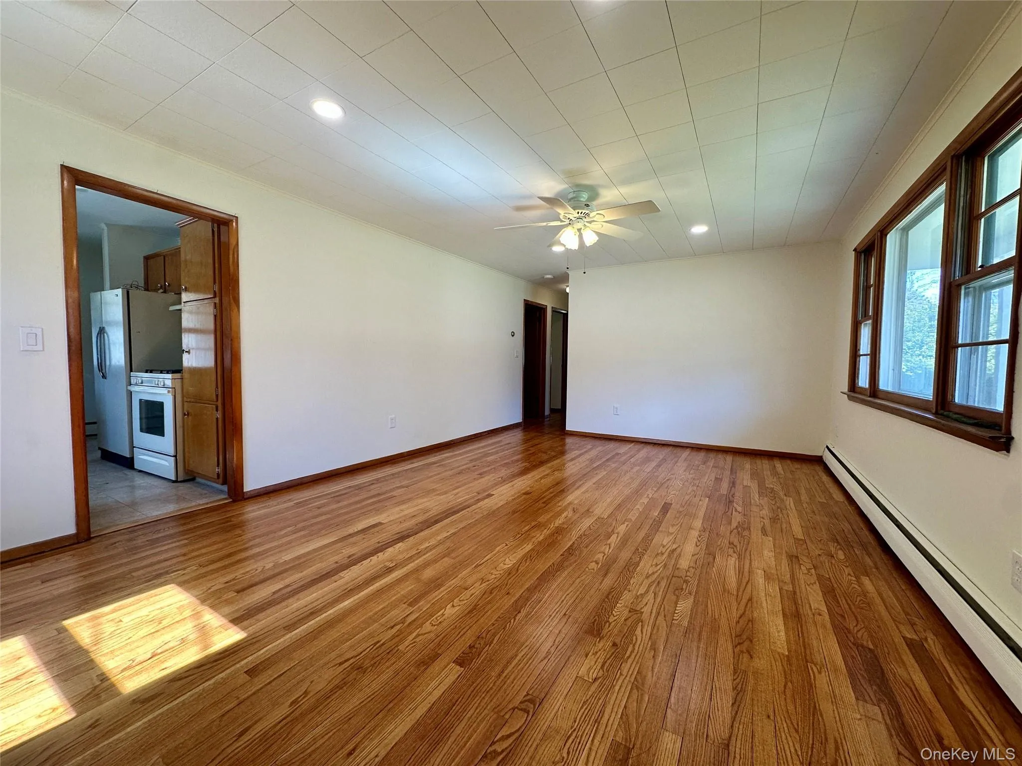 10 Smith Street, Red Hook, NY, 3 Bedrooms Bedrooms, 7 Rooms Rooms,1 BathroomBathrooms,Residential Lease,For Rent,Smith,0,981520 10 Smith Street, Red Hook, NY, 3 Bedrooms Bedrooms, 7 Rooms Rooms,1 BathroomBathrooms,Residential Lease,For Rent,Smith,0,981520