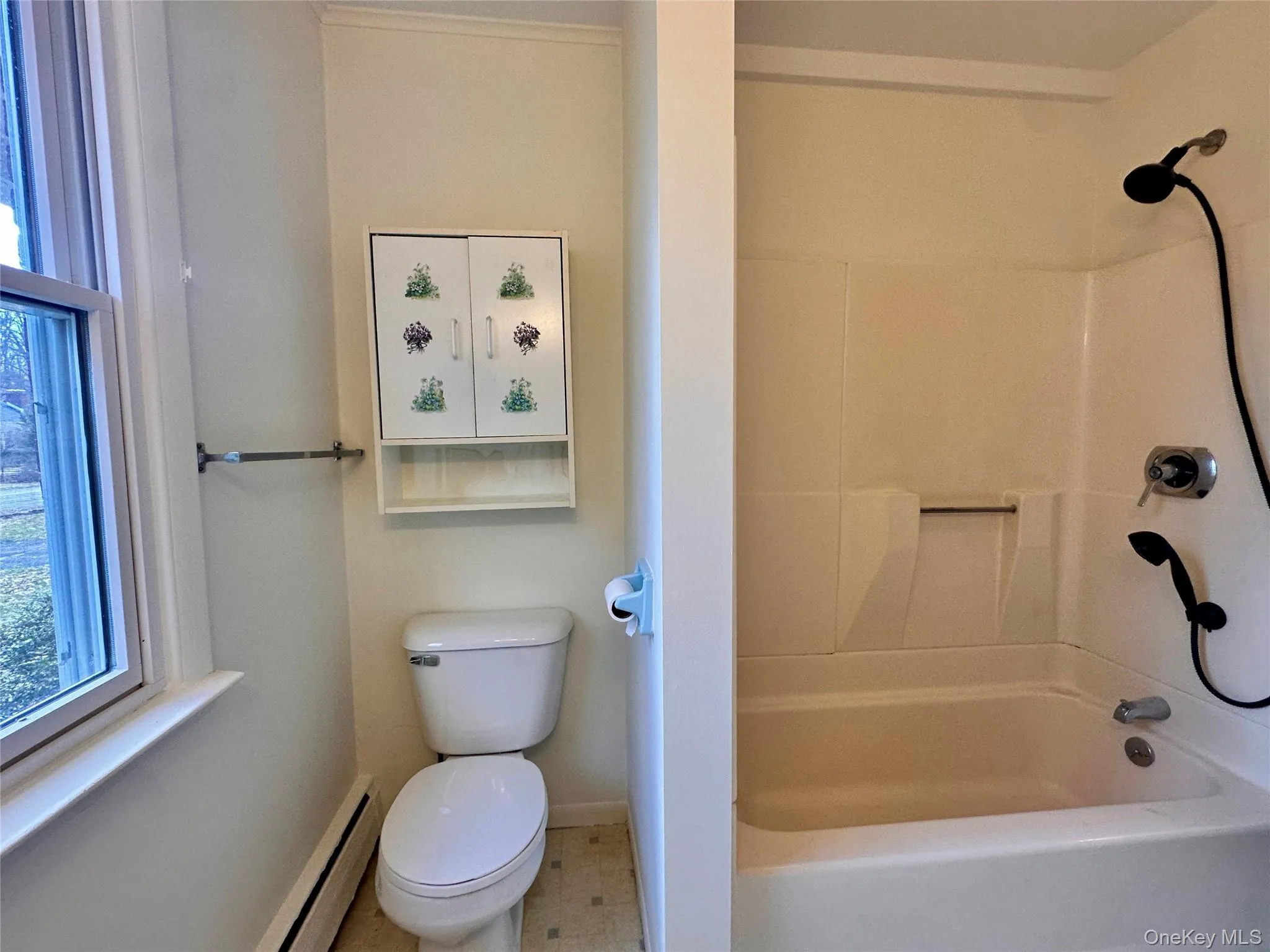 10 Smith Street, Red Hook, NY, 3 Bedrooms Bedrooms, 7 Rooms Rooms,1 BathroomBathrooms,Residential Lease,For Rent,Smith,0,981520 10 Smith Street, Red Hook, NY, 3 Bedrooms Bedrooms, 7 Rooms Rooms,1 BathroomBathrooms,Residential Lease,For Rent,Smith,0,981520