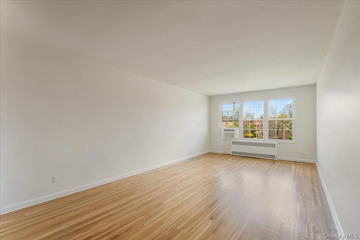 366 Stewart Avenue, Hempstead, NY, 2 Bedrooms Bedrooms, 5 Rooms Rooms,1 BathroomBathrooms,Residential Sale,For Rent,Stewart,0,981532 366 Stewart Avenue, Hempstead, NY, 2 Bedrooms Bedrooms, 5 Rooms Rooms,1 BathroomBathrooms,Residential Sale,For Rent,Stewart,0,981532