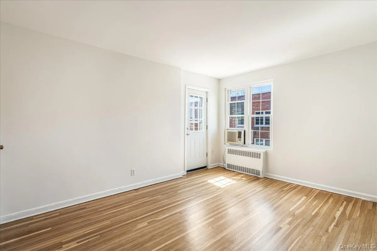366 Stewart Avenue, Hempstead, NY, 2 Bedrooms Bedrooms, 5 Rooms Rooms,1 BathroomBathrooms,Residential Sale,For Rent,Stewart,0,981532 366 Stewart Avenue, Hempstead, NY, 2 Bedrooms Bedrooms, 5 Rooms Rooms,1 BathroomBathrooms,Residential Sale,For Rent,Stewart,0,981532