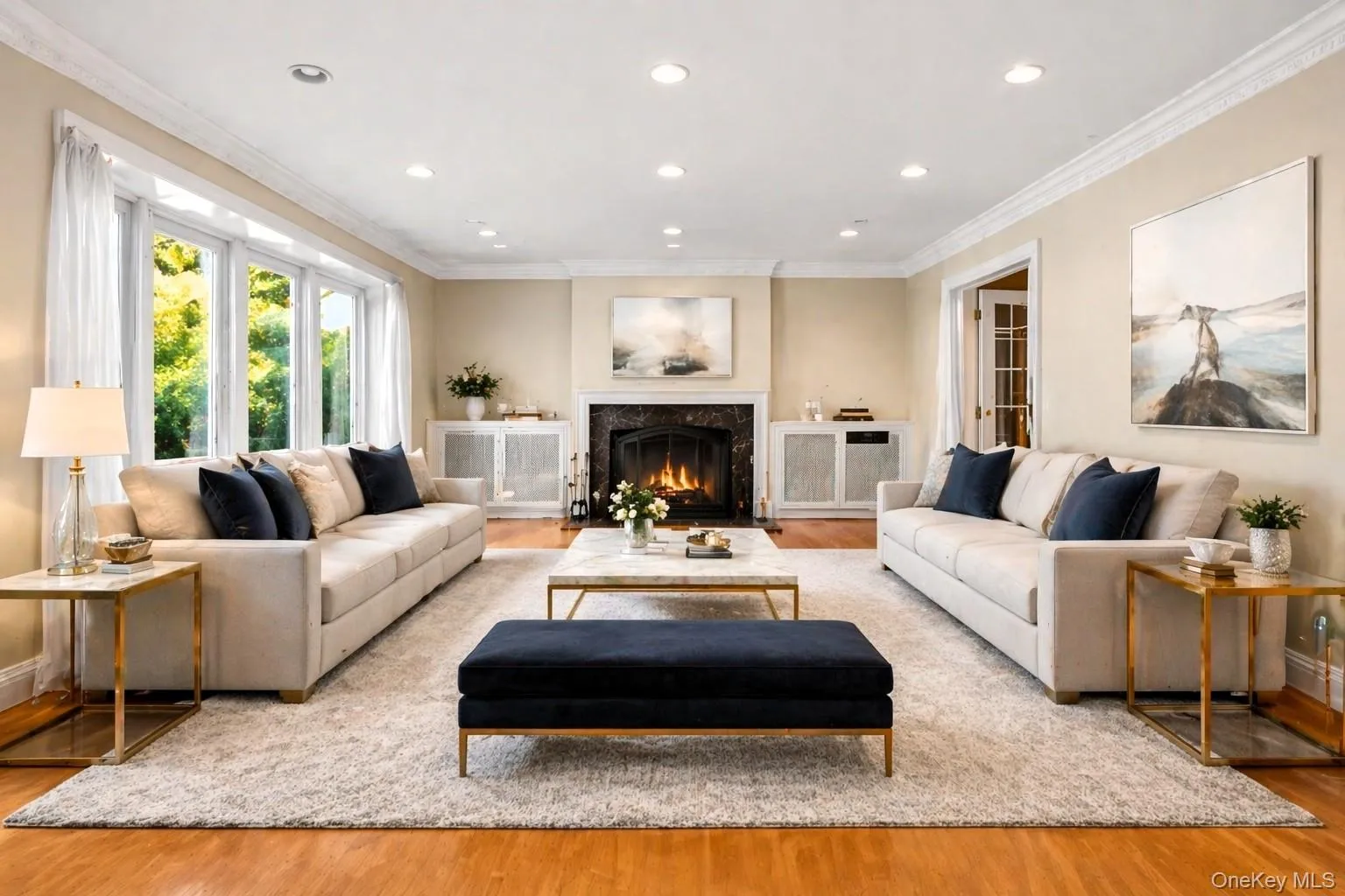 Layout 1, digitally staged Layout 1, digitally staged