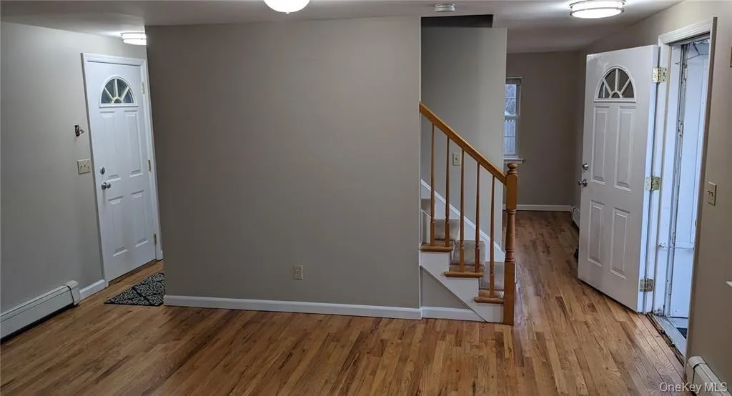 16 Nelson Avenue, Oyster Bay, NY, 2 Bedrooms Bedrooms, 6 Rooms Rooms,2 BathroomsBathrooms,Residential Lease,For Rent,Nelson,0,981561 16 Nelson Avenue, Oyster Bay, NY, 2 Bedrooms Bedrooms, 6 Rooms Rooms,2 BathroomsBathrooms,Residential Lease,For Rent,Nelson,0,981561