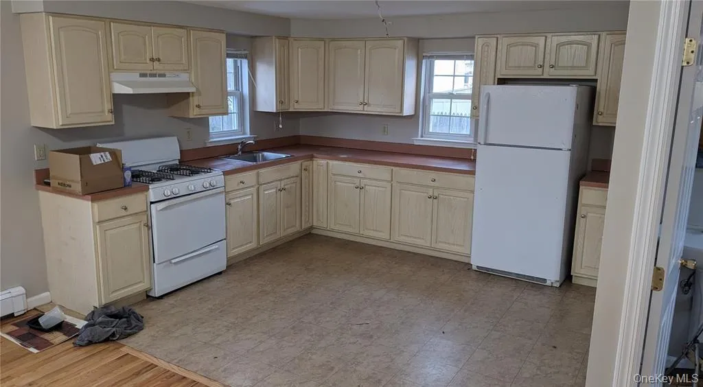 16 Nelson Avenue, Oyster Bay, NY, 2 Bedrooms Bedrooms, 6 Rooms Rooms,2 BathroomsBathrooms,Residential Lease,For Rent,Nelson,0,981561 16 Nelson Avenue, Oyster Bay, NY, 2 Bedrooms Bedrooms, 6 Rooms Rooms,2 BathroomsBathrooms,Residential Lease,For Rent,Nelson,0,981561
