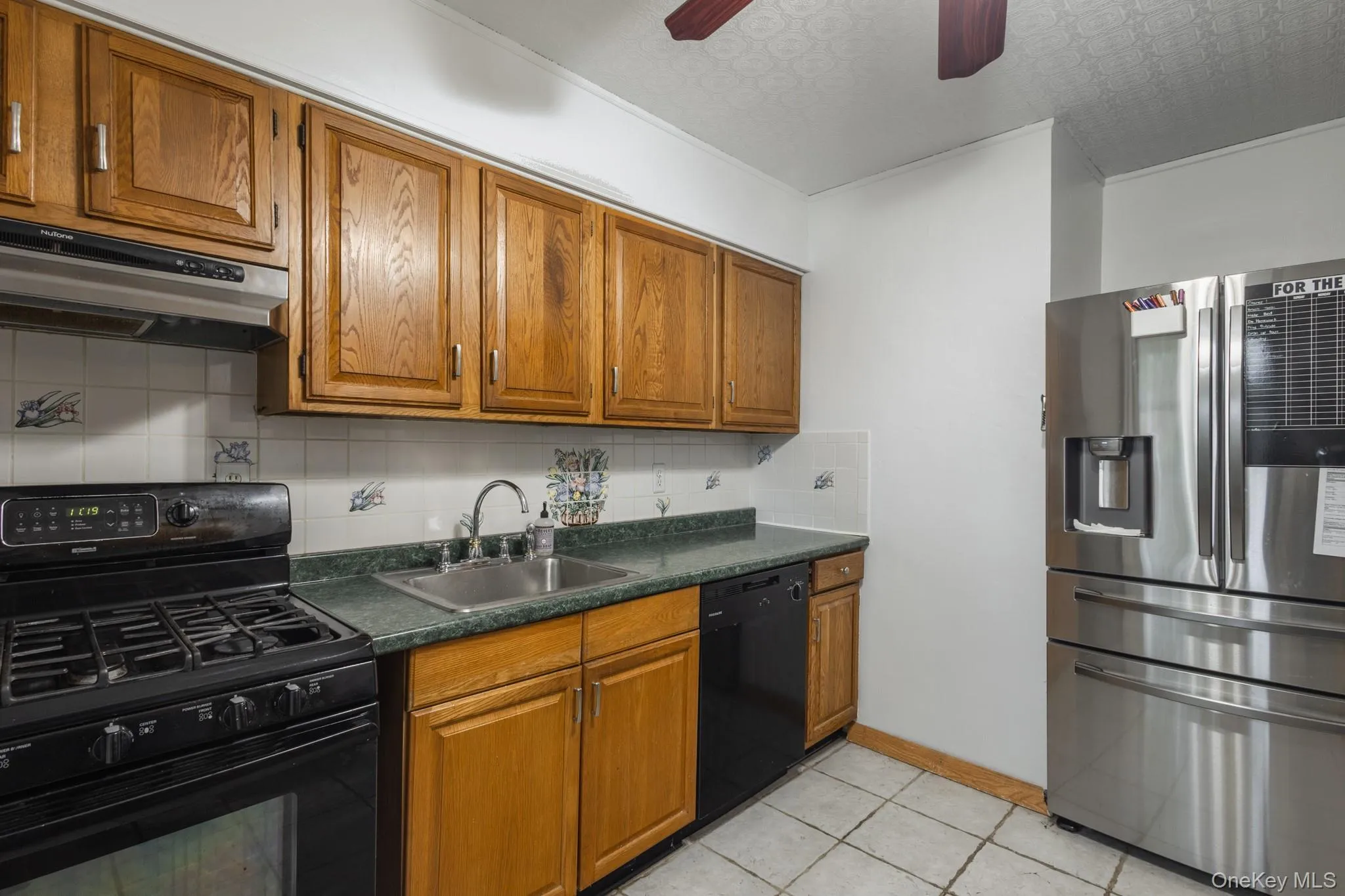 74-81 220th Street, New York, NY, 2 Bedrooms Bedrooms, 4 Rooms Rooms,1 BathroomBathrooms,Residential,For Rent,220th,0,981587 74-81 220th Street, New York, NY, 2 Bedrooms Bedrooms, 4 Rooms Rooms,1 BathroomBathrooms,Residential,For Rent,220th,0,981587